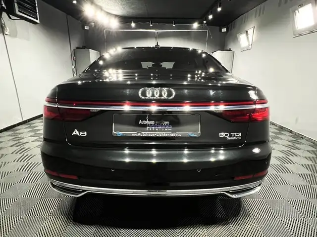 Audi A8 view 7