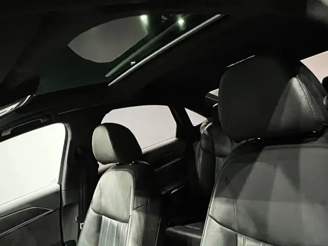 Audi A8 view 9