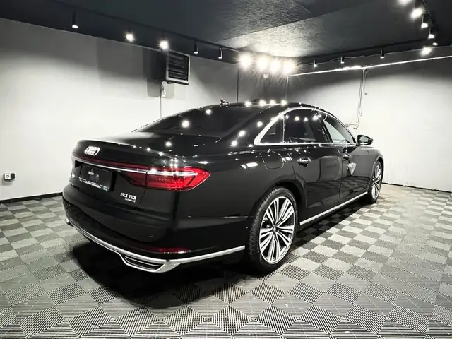 Audi A8 view 4