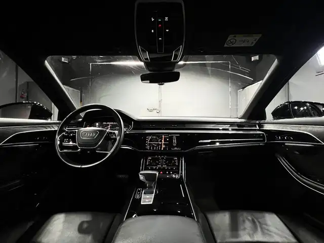 Audi A8 view 14