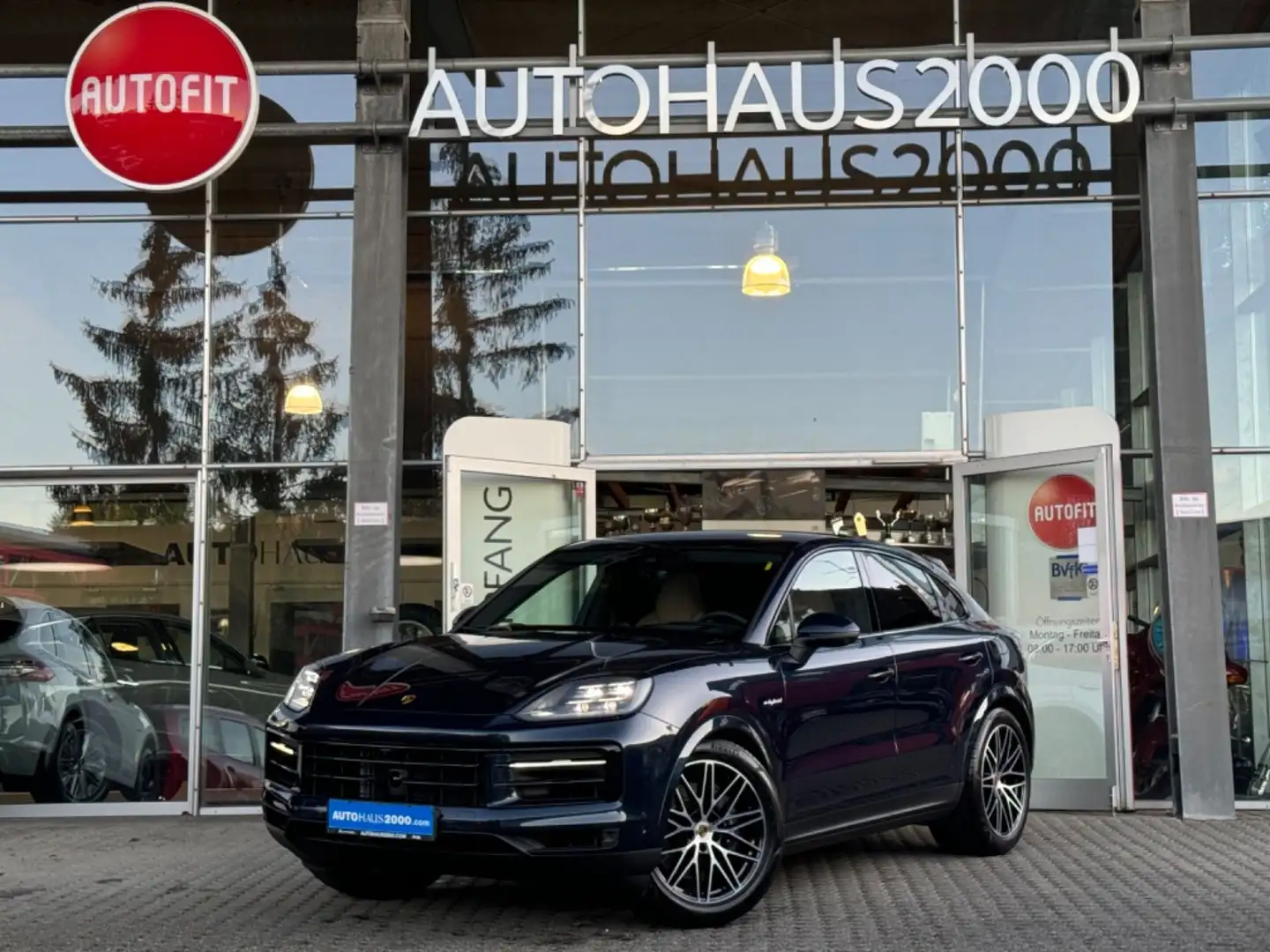 Porsche Cayenne Coupe E-Hybrid/2024/21"/LUFTF/PANO/MATR/ Blau - 1