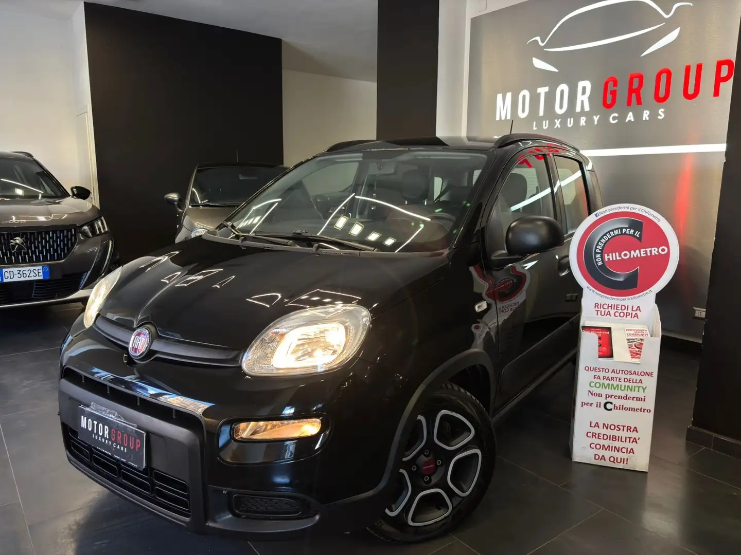 Fiat Panda Panda Cross 1.0 FireFly S&S Hybrid 69CV Schwarz - 1