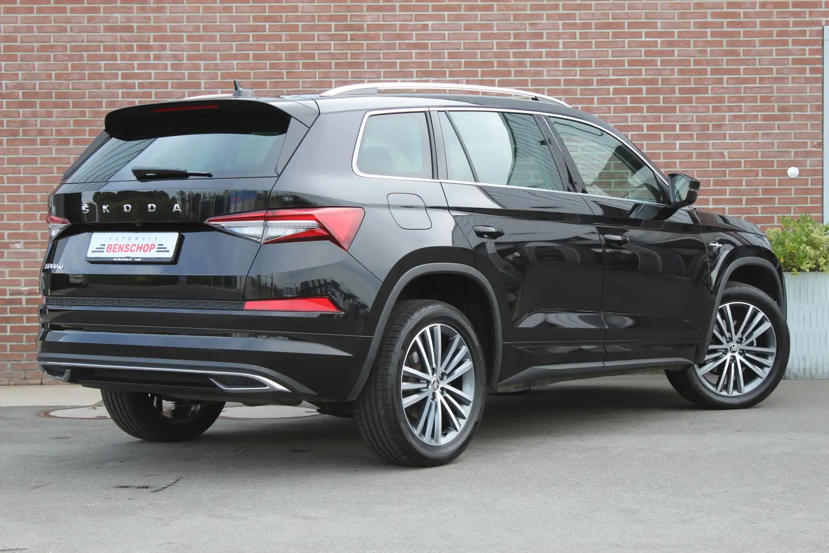 Skoda Kodiaq 1.5 TSI 150PK DSG Laurin & Klement Sportline |LEER Noir - 2