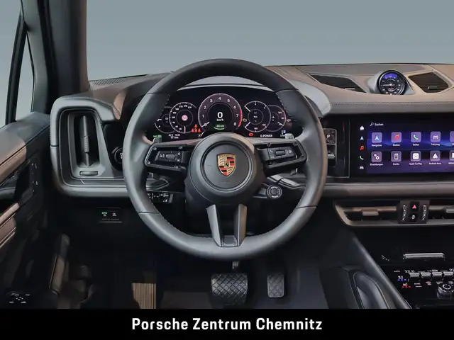 Porsche Cayenne view 11