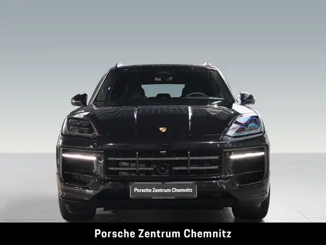 Porsche Cayenne view 4