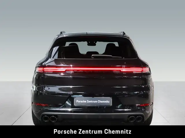 Porsche Cayenne view 5