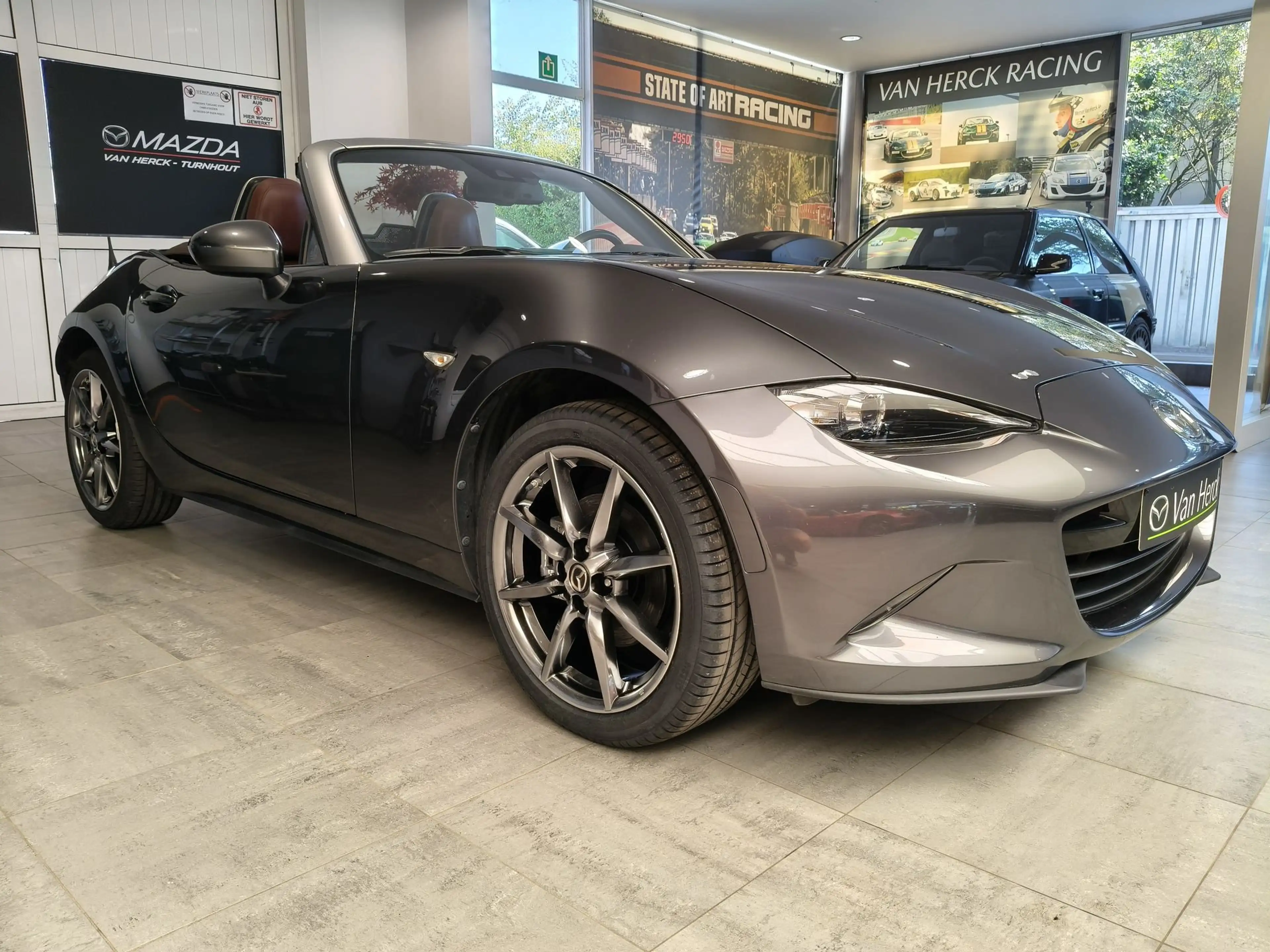 Mazda MX-5 2.0 SKYACTIV-G SkyCruise Takumi — photo 8
