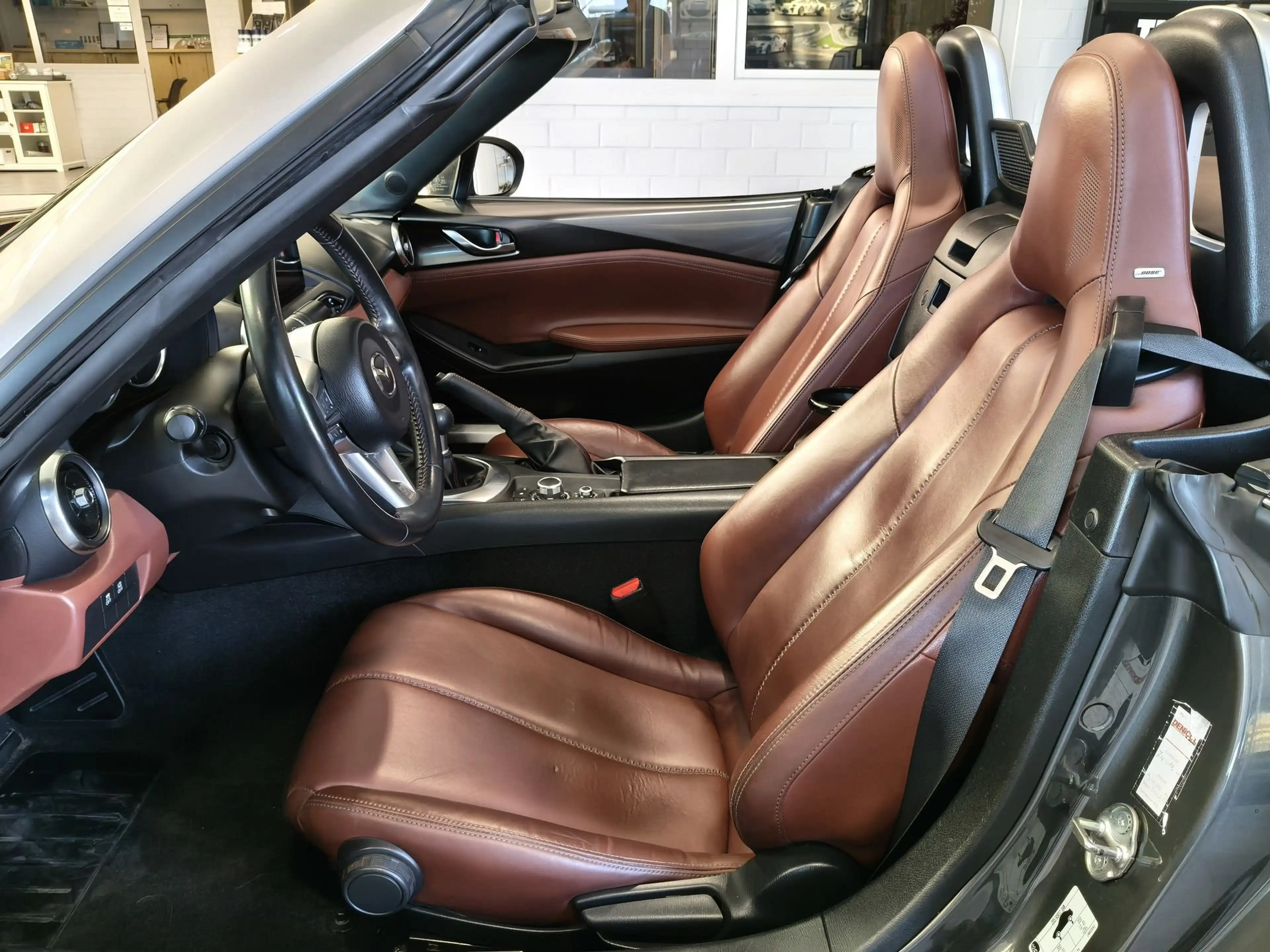 Mazda MX-5 2.0 SKYACTIV-G SkyCruise Takumi — photo 11
