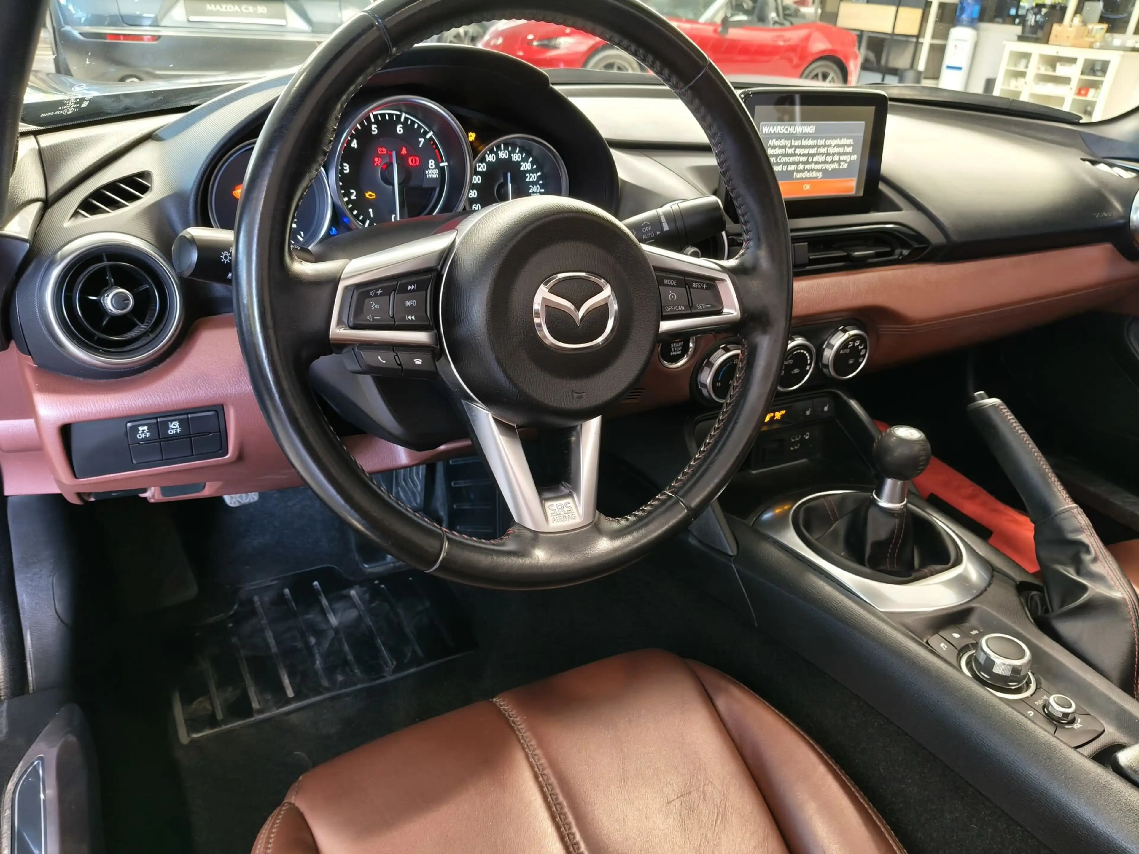 Mazda MX-5 2.0 SKYACTIV-G SkyCruise Takumi — photo 10