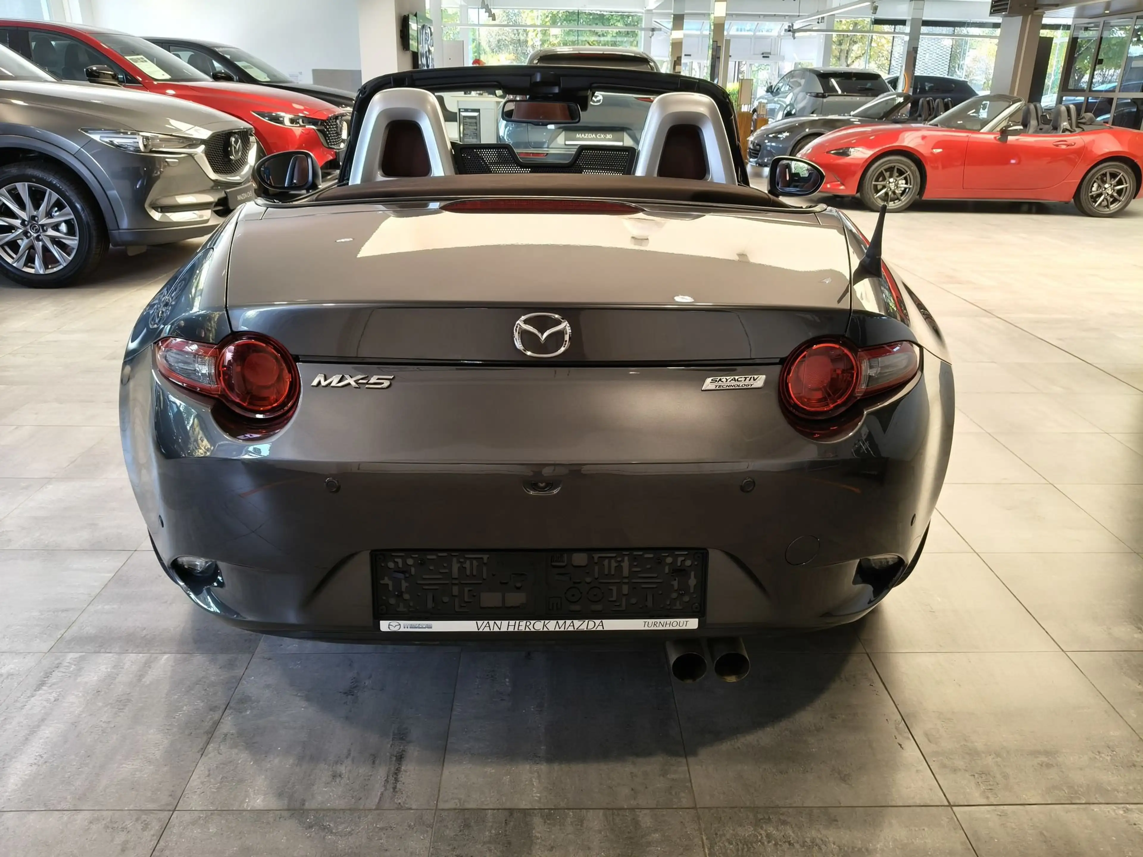 Mazda MX-5 2.0 SKYACTIV-G SkyCruise Takumi — photo 7