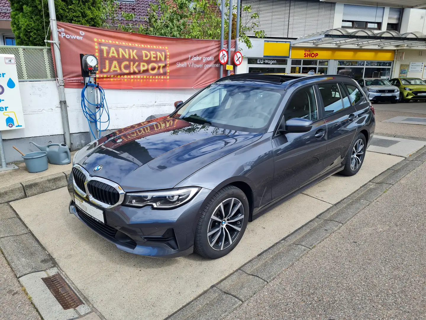 BMW 320 d Touring AT-8*Leder*Panorama*Kamera*LED* Grau - 1