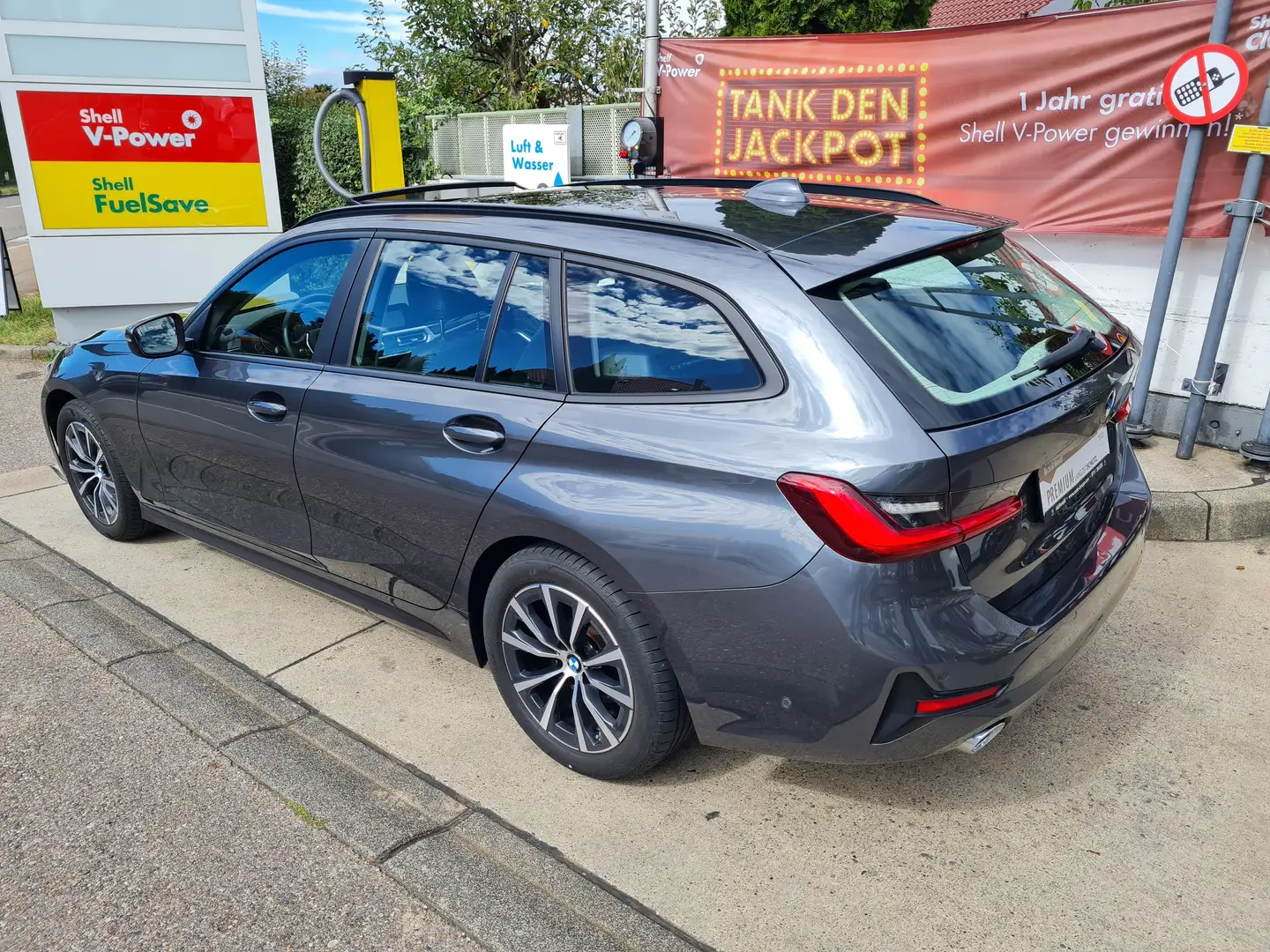 BMW 320 d Touring AT-8*Leder*Panorama*Kamera*LED* Grau - 2