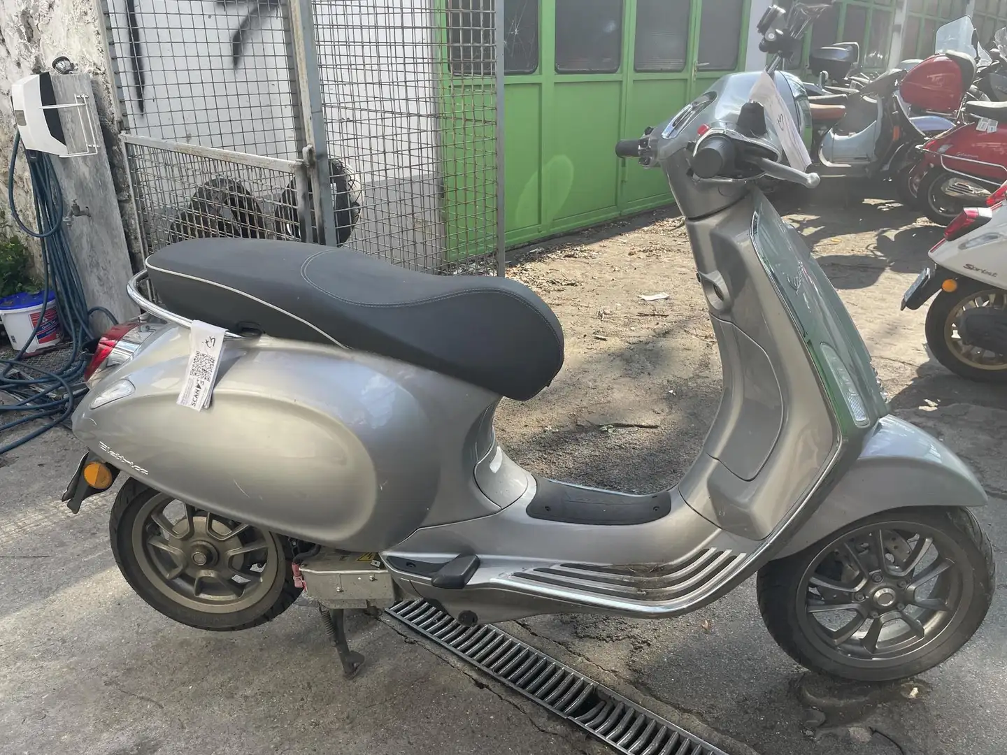 Vespa Elettrica 45 km/h fahrbar ab 15 Jahre Srebrny - 1