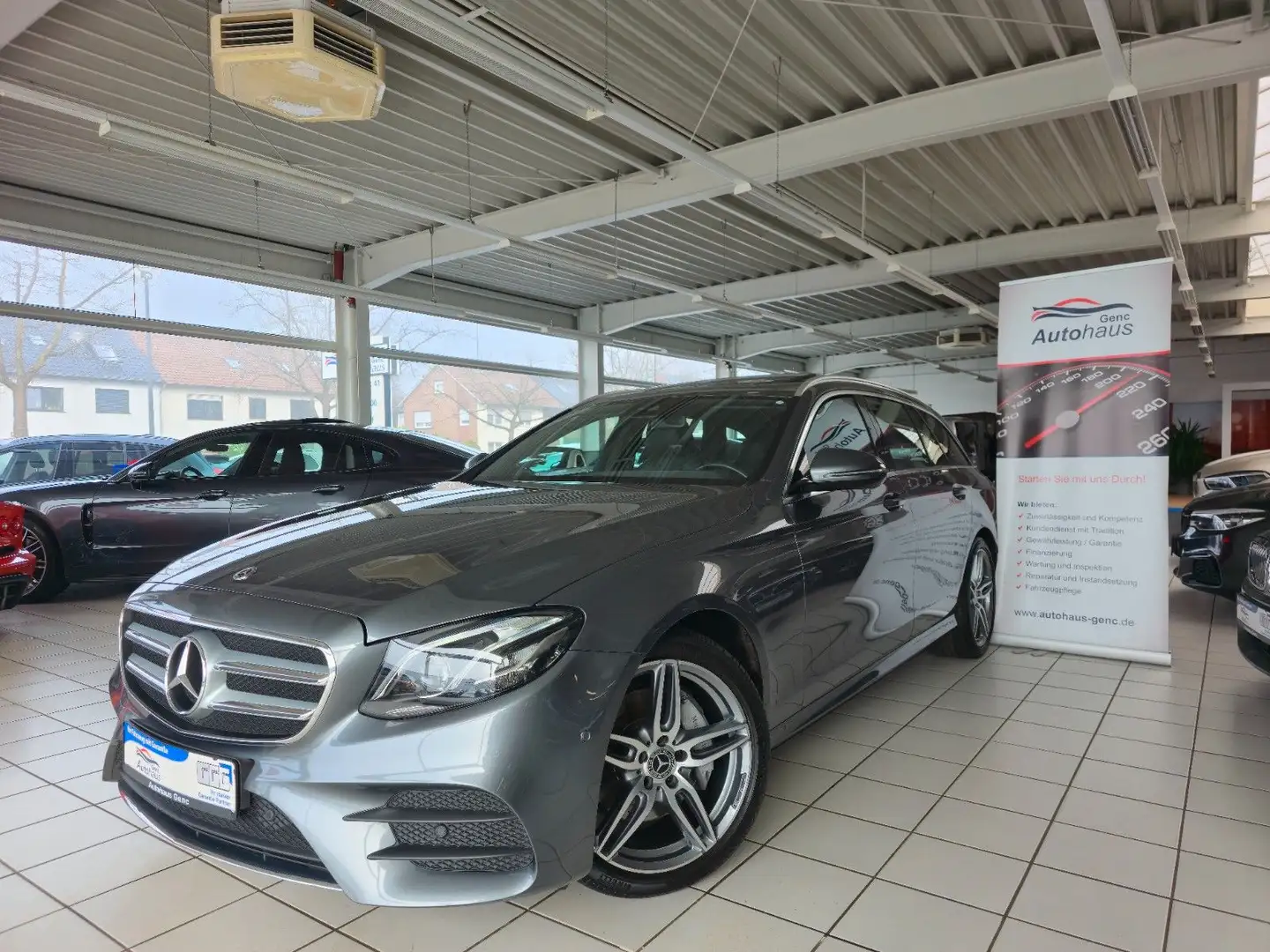 Mercedes-Benz E 220 d T 4Matic Multibeam LED Kamera AHK Grau - 1
