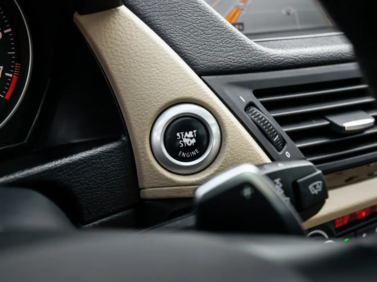 BMW X1 снимка BMW X1