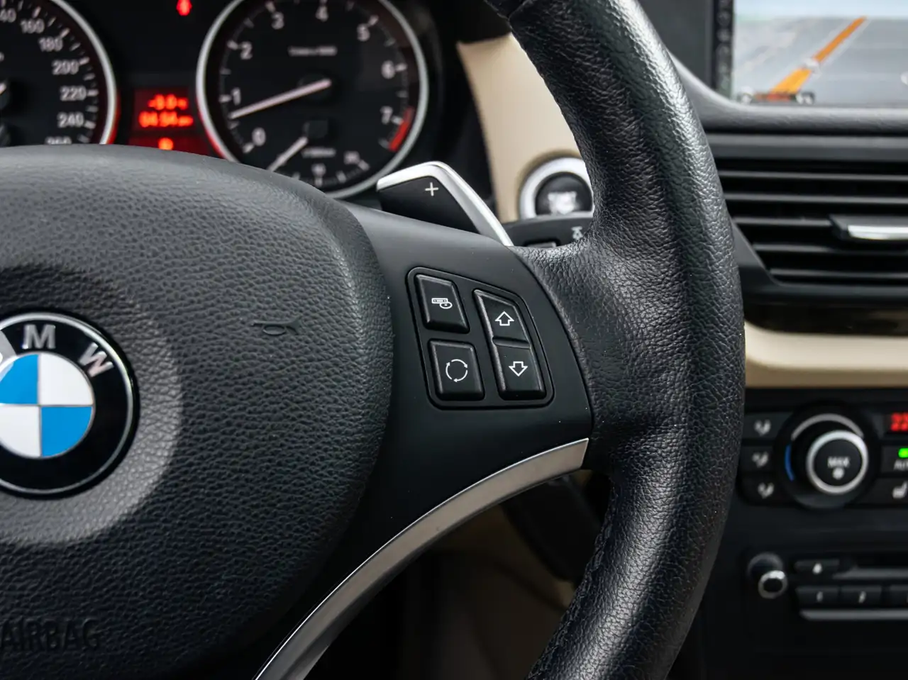 BMW X1 снимка BMW X1
