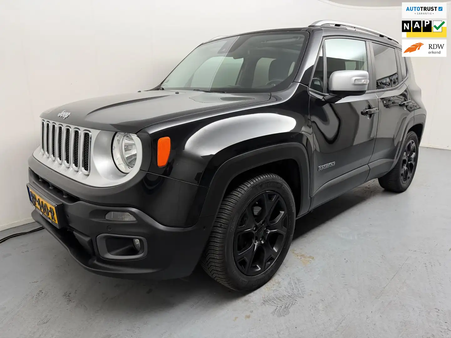 Jeep Renegade 1.4 MultiAir Limited # Pano # Clima # Pdc # Navi # Zwart - 1