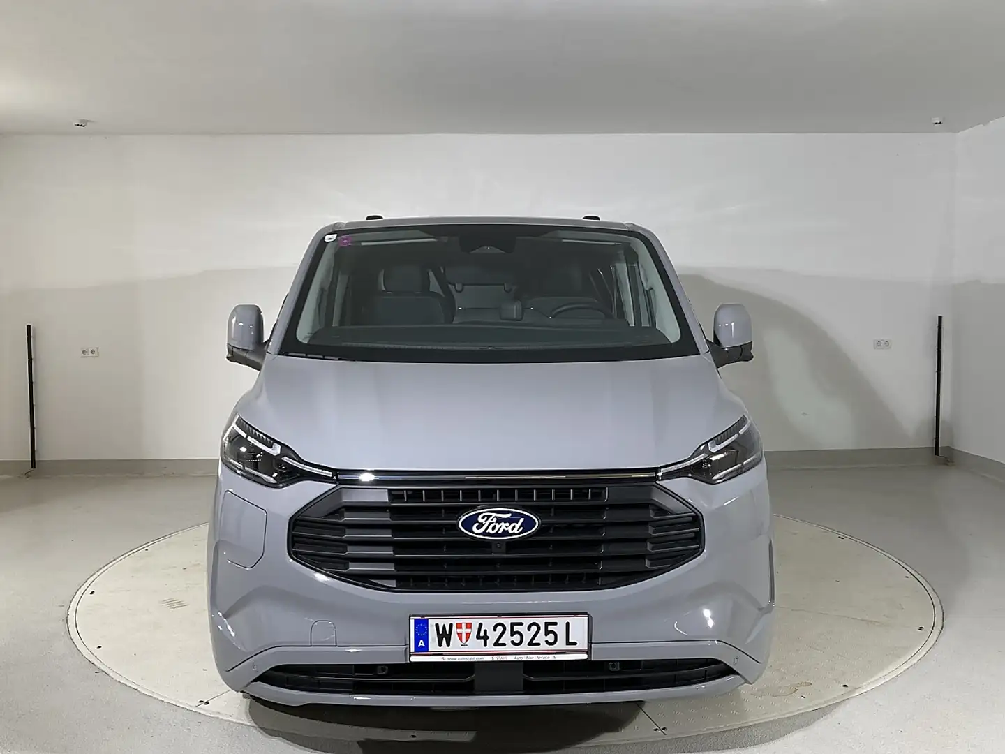 Ford Transit Custom Kasten 2,5 PHEV L1H1 320 Limited Aut. Grau - 2