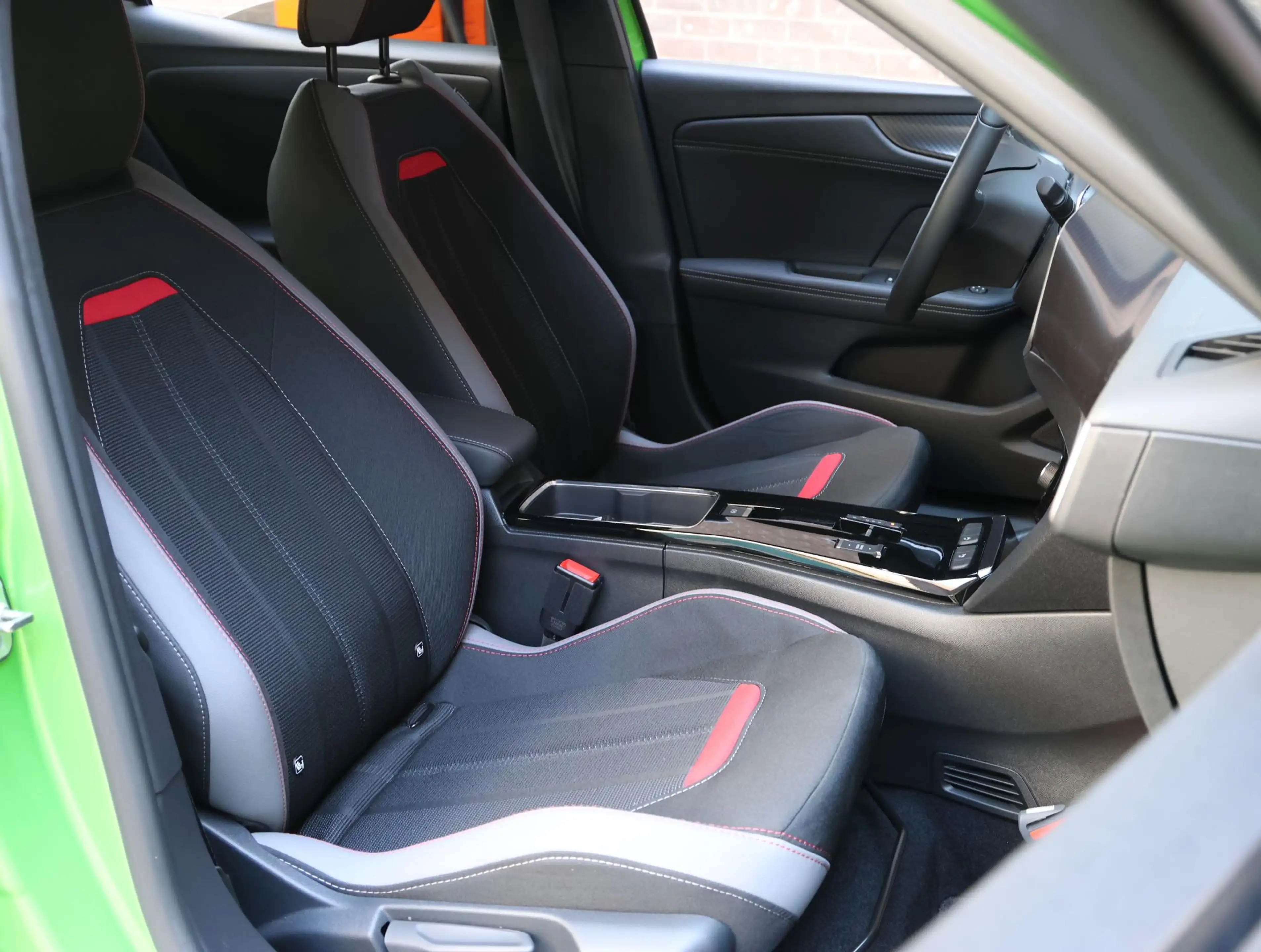Opel Mokka-E Edition 50kWh 136pk | Accu 99% | Achteruitrijcamer — photo 12