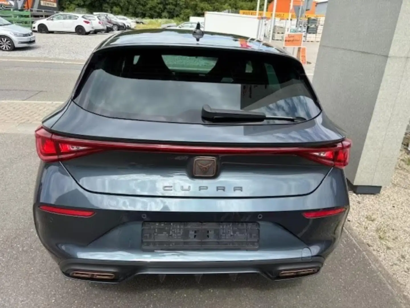 CUPRA Leon VZ 245CV eHybrid DSG6 ** Volant SS ** Caméra ** "S Gris - 2