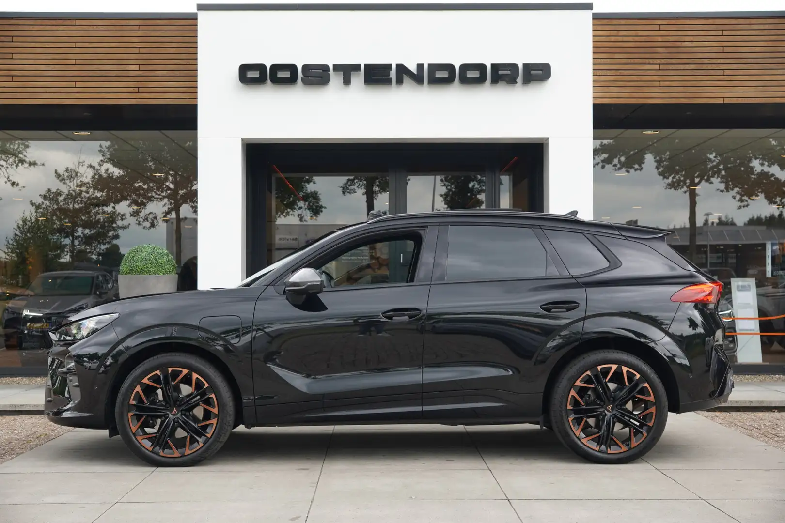 CUPRA Terramar 1.5TSI/272pk e-Hybrid VZ Performance|2025|Panorama Zwart - 1