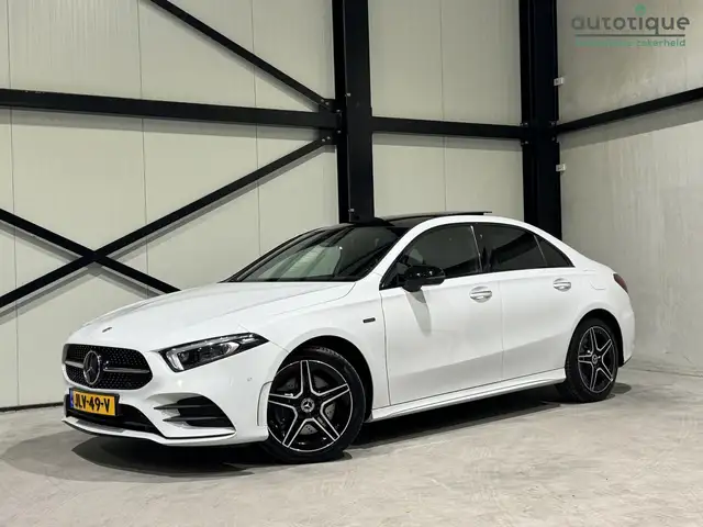 Mercedes-Benz A 250 e AMG Aut. | panorama | sfeer | trekhaak | multibe