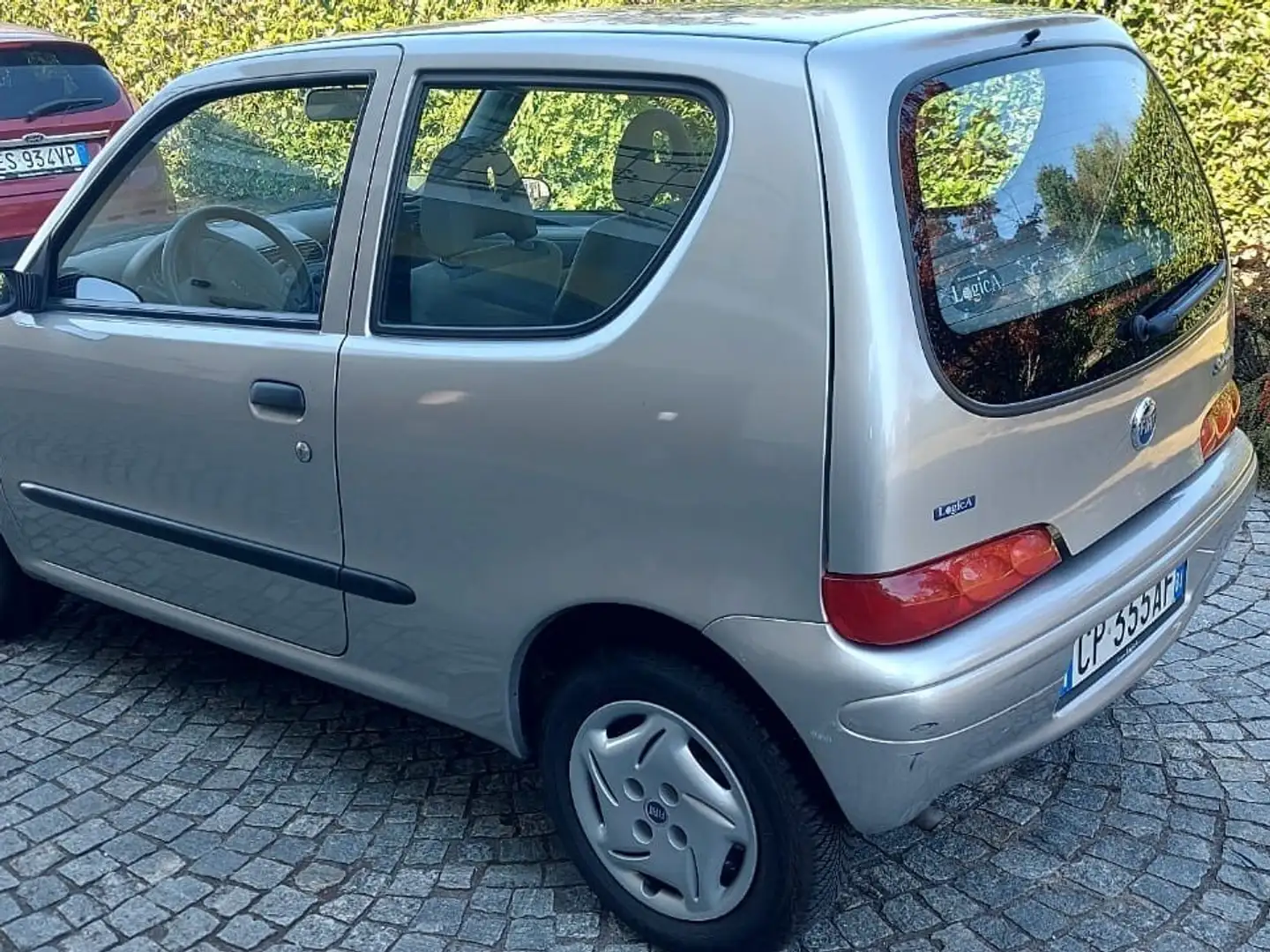 Fiat Seicento siva - 1