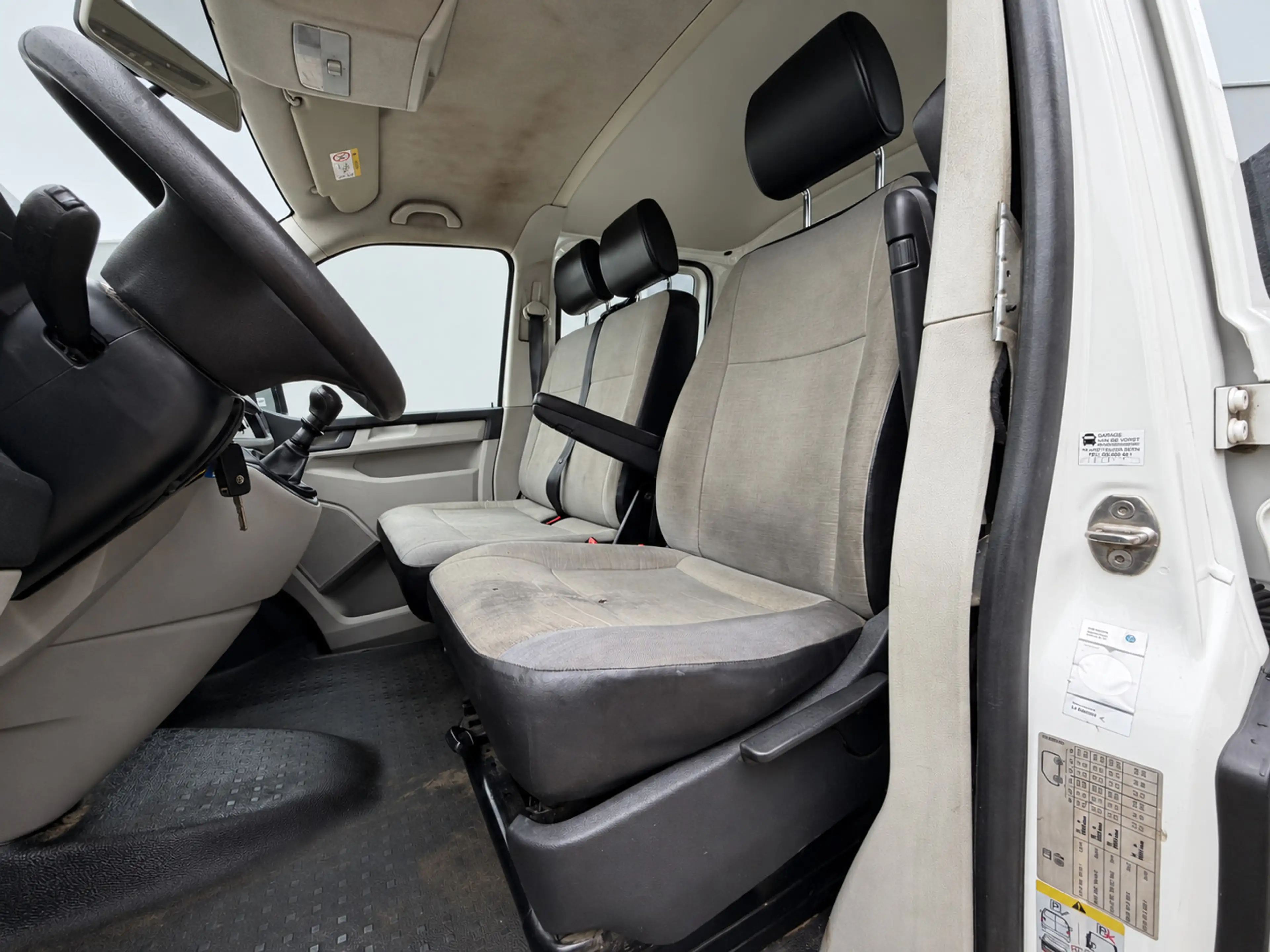 Volkswagen Transporter 2.0 TDI L2H1 DC Pickup goed onderhouden — photo 3