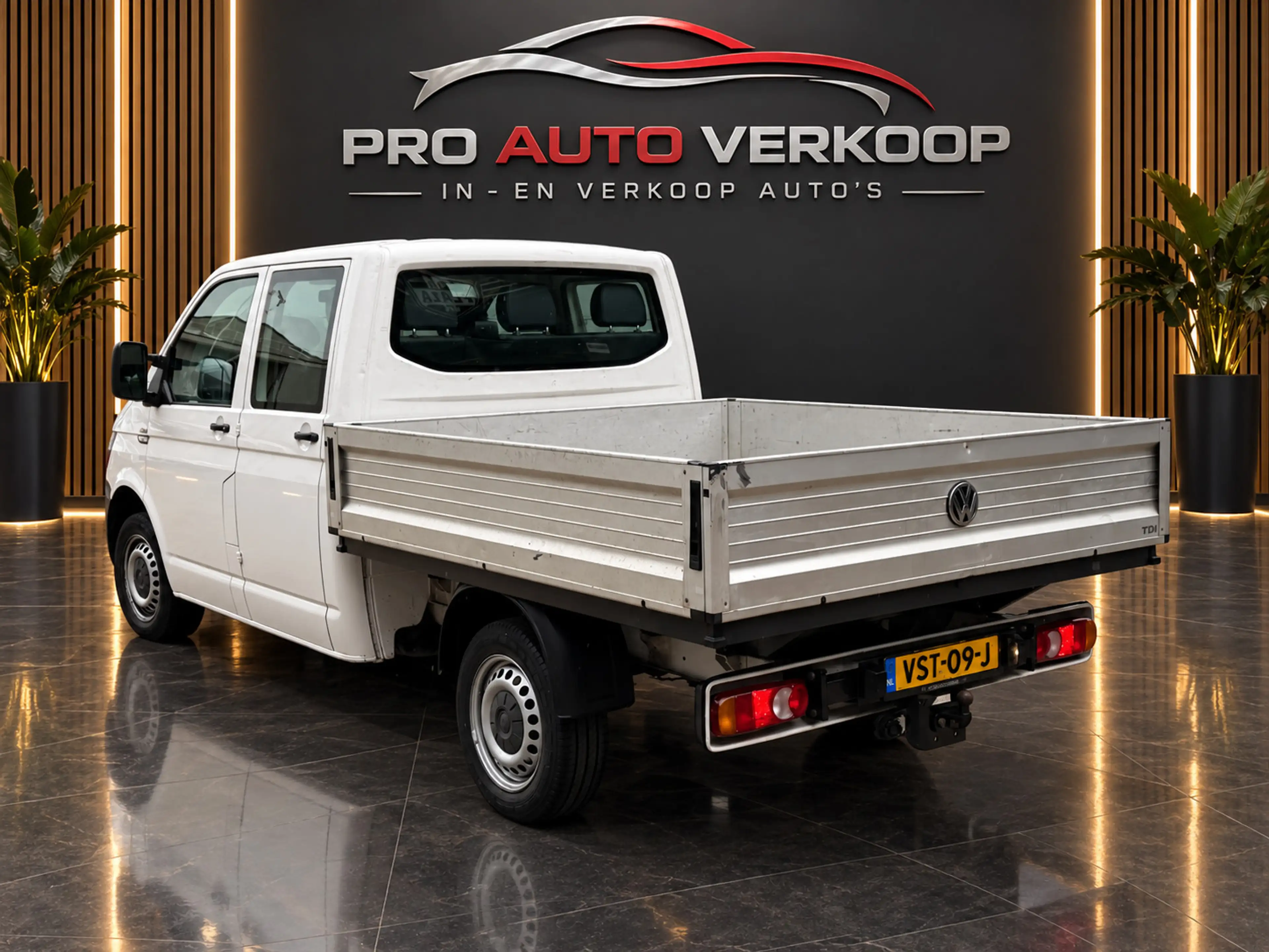 Volkswagen Transporter 2.0 TDI L2H1 DC Pickup goed onderhouden — photo 2