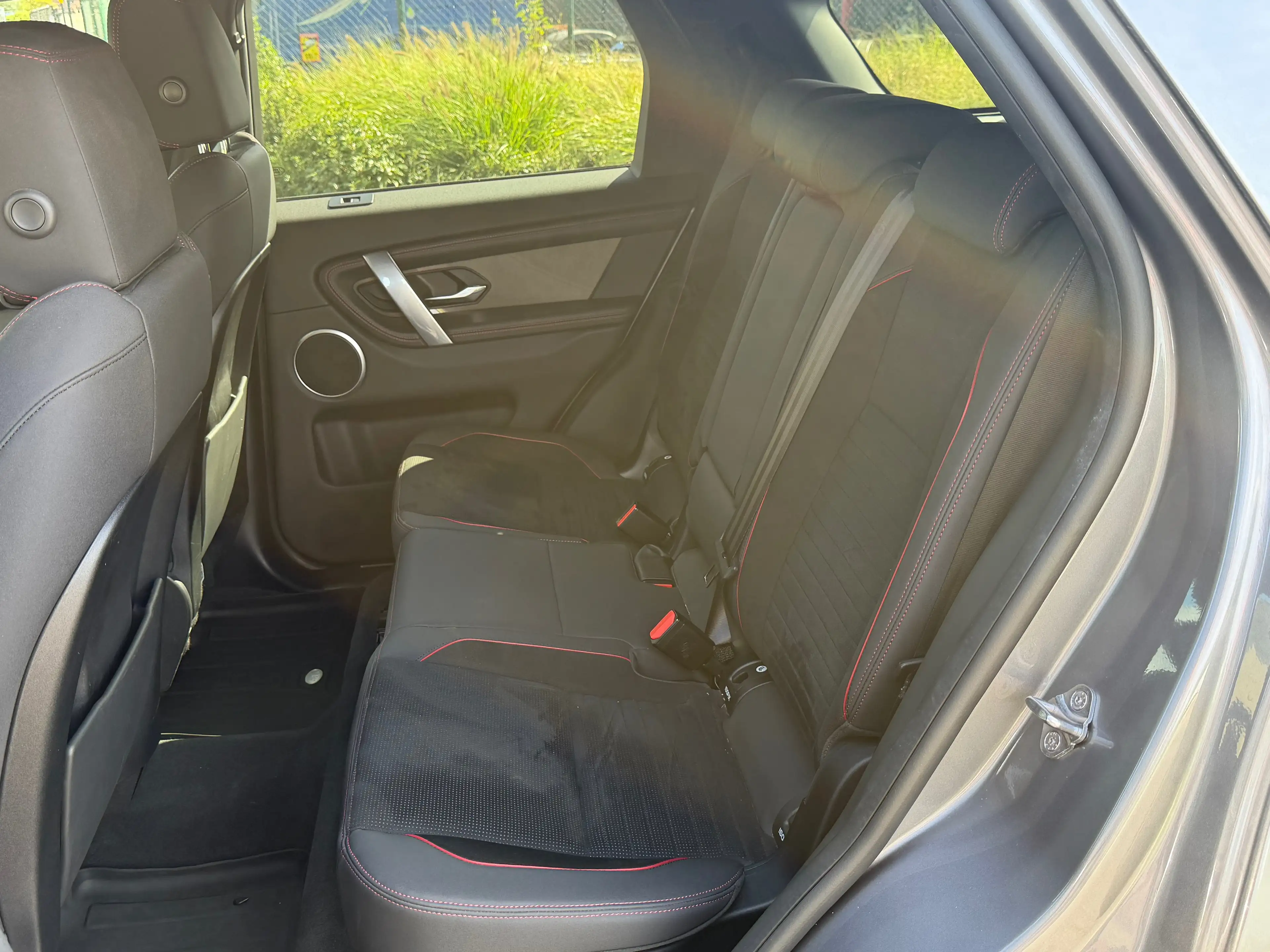 Land Rover Discovery Sport Discovery Sport 2.0 TD4 MHEV 4WD R-Dynamic — photo 9