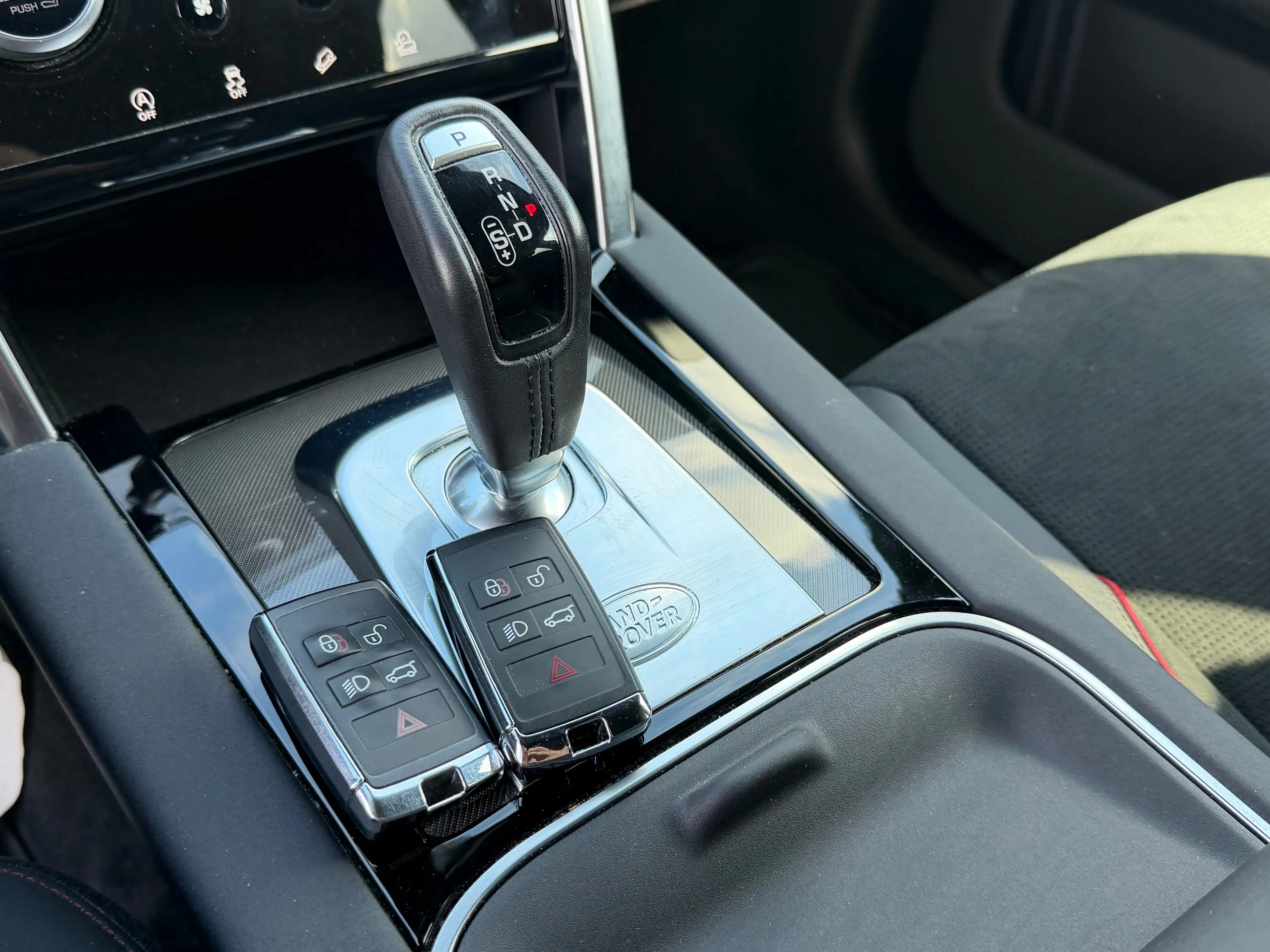 Land Rover Discovery Sport Discovery Sport 2.0 TD4 MHEV 4WD R-Dynamic — photo 13