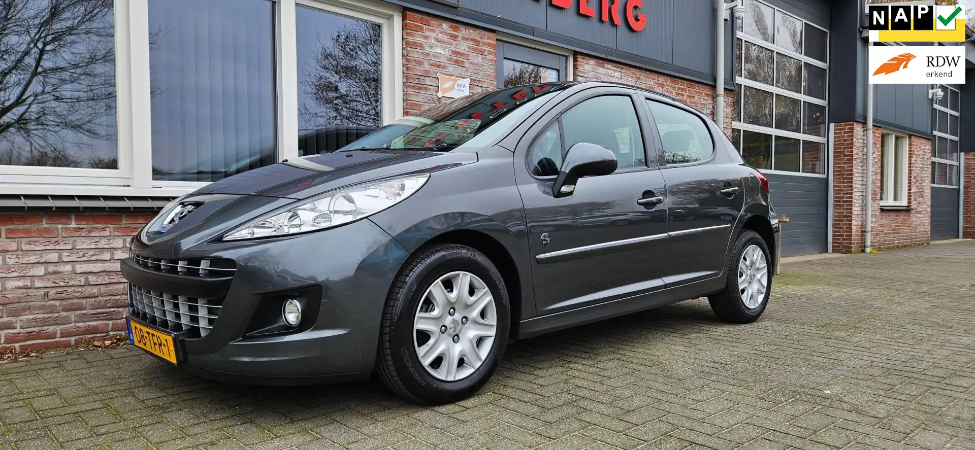 Peugeot 207 1.4 VTi Urban Move Airco! Cruise Control! 5-Deurs! Gris - 1