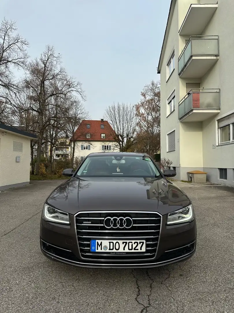 Audi A8 3.0 TDI DPF clean diesel quattro tiptronic - 1