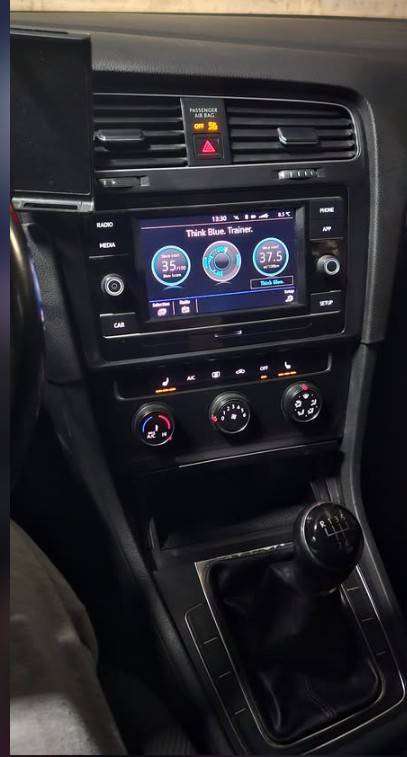 2018 Volkswagen Golf Trendline alt 2