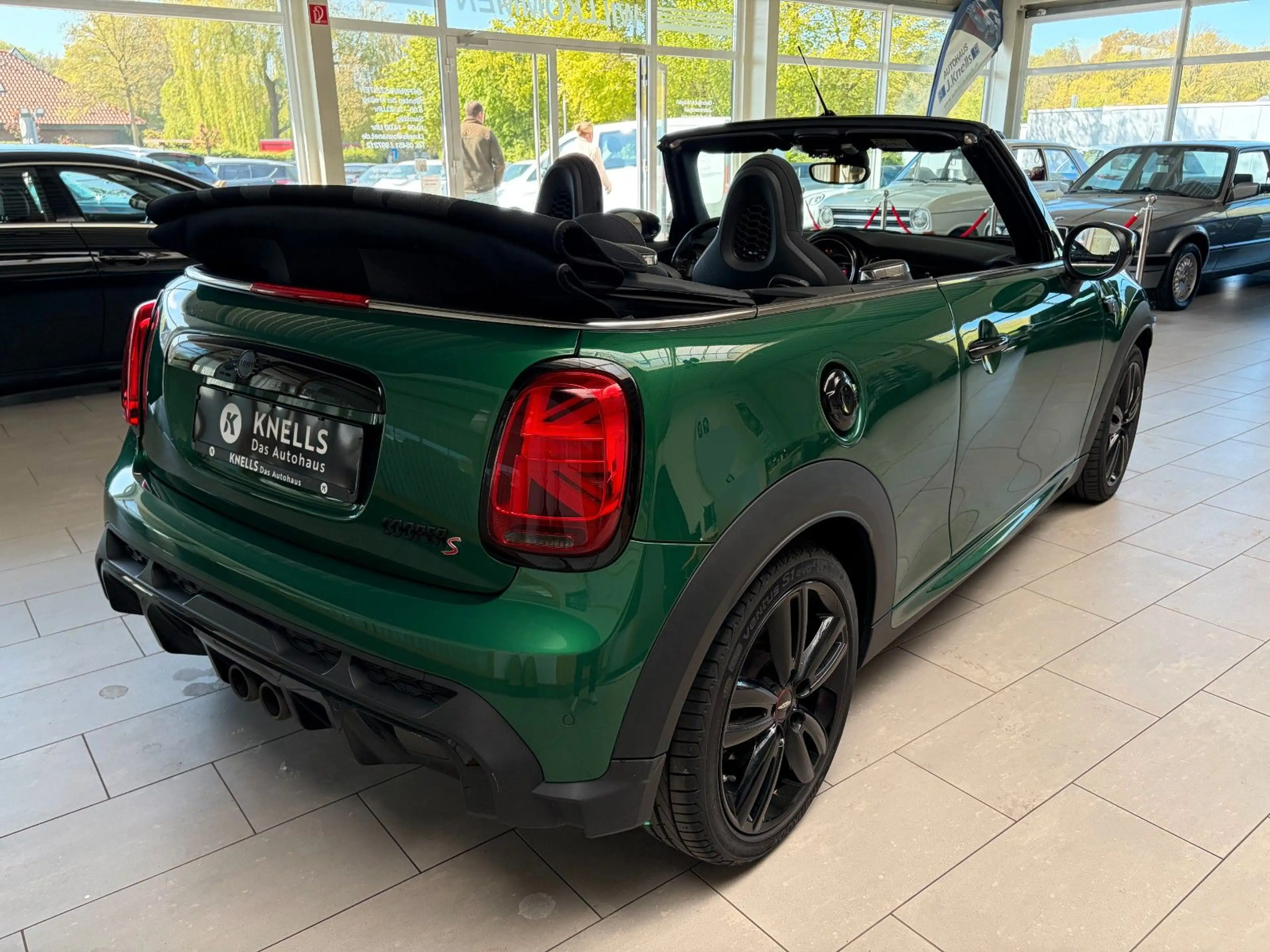 MINI Cooper S Cabrio John Cooper Works/ALCANTARA/LED — photo 5