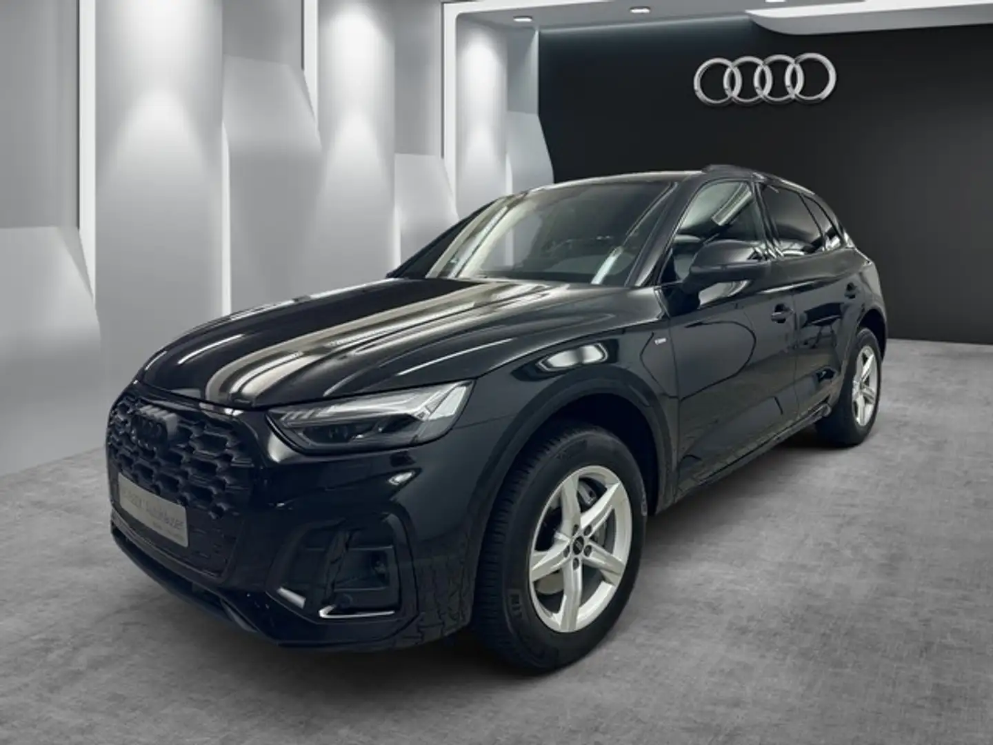Audi Q5 40 TDI quattro 2x S line AHK MATRIX RFK NAVI Schwarz - 2
