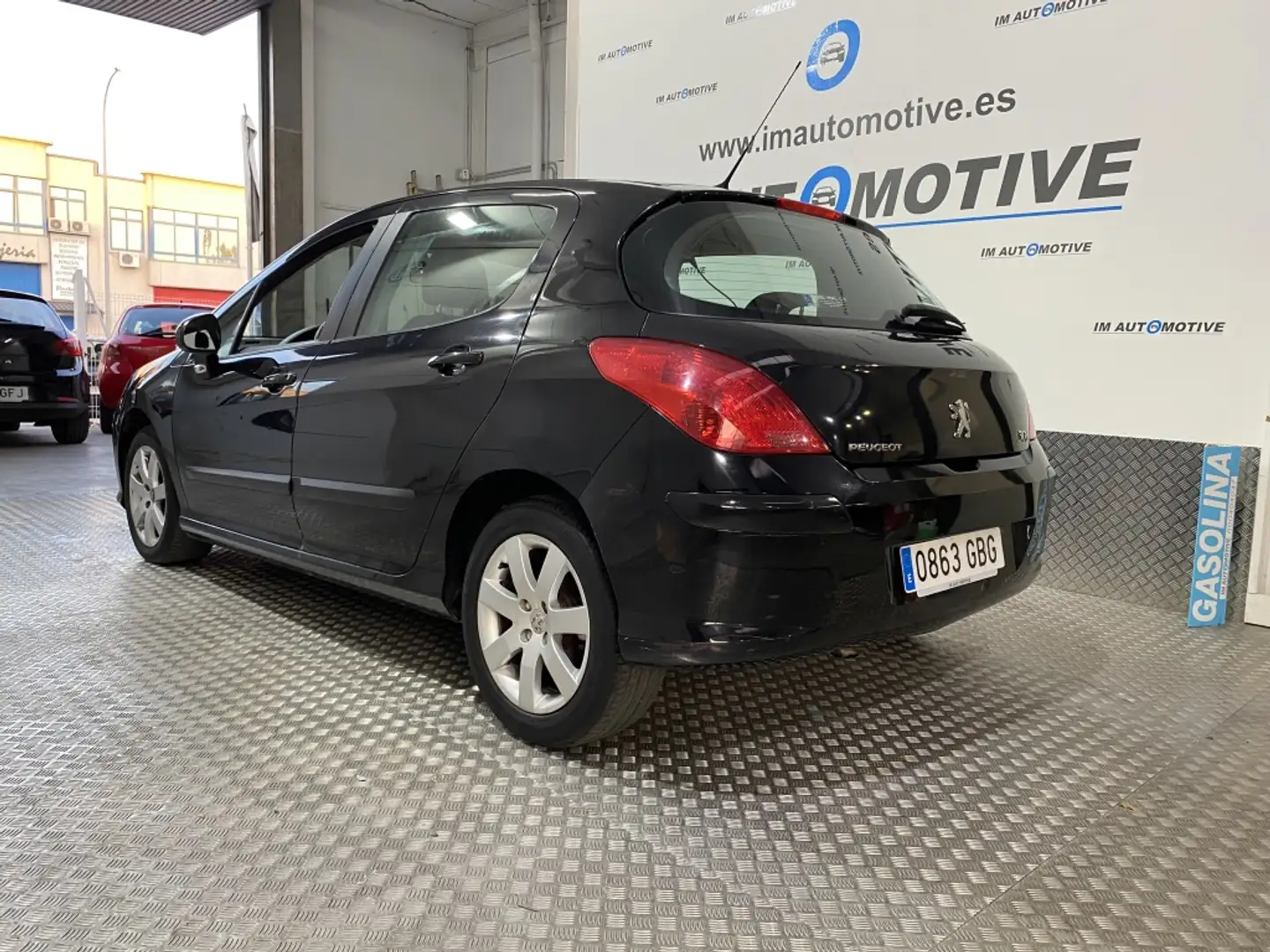 Peugeot 308 1.6HDI FAP Premium Negro - 2