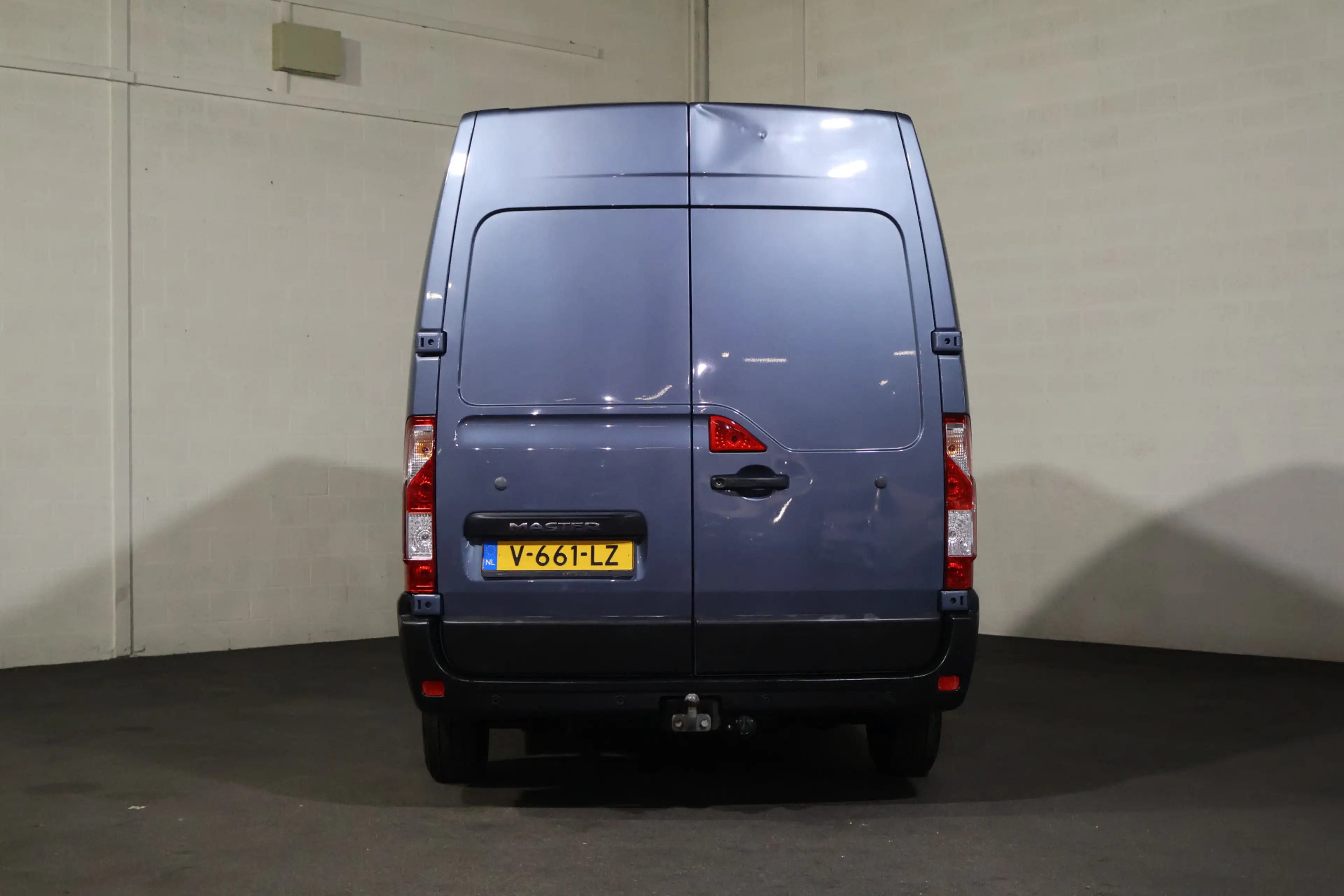 Renault Master 2.3 dCi L1 H2 — photo 8
