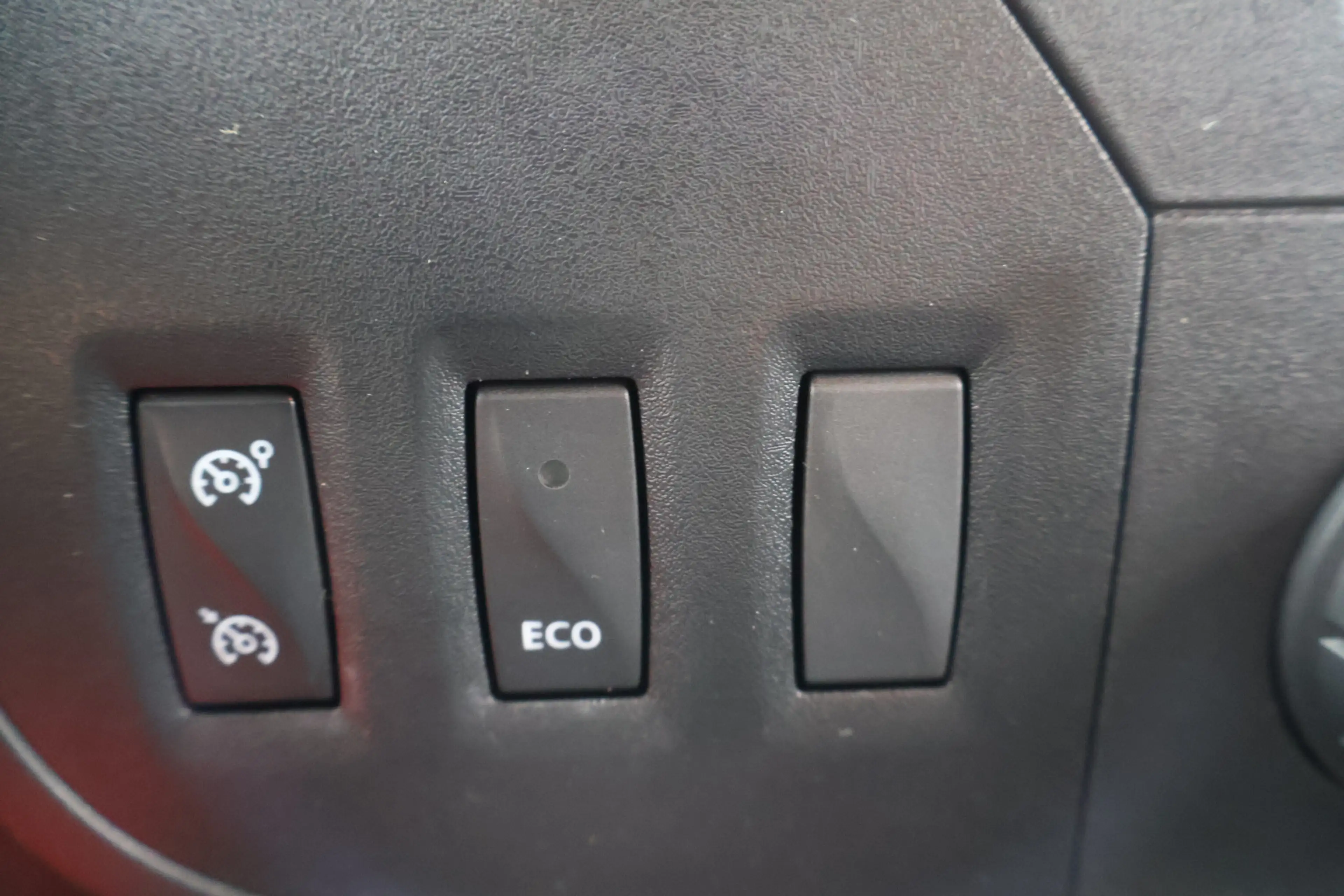 Renault Master 2.3 dCi L1 H2 — photo 24