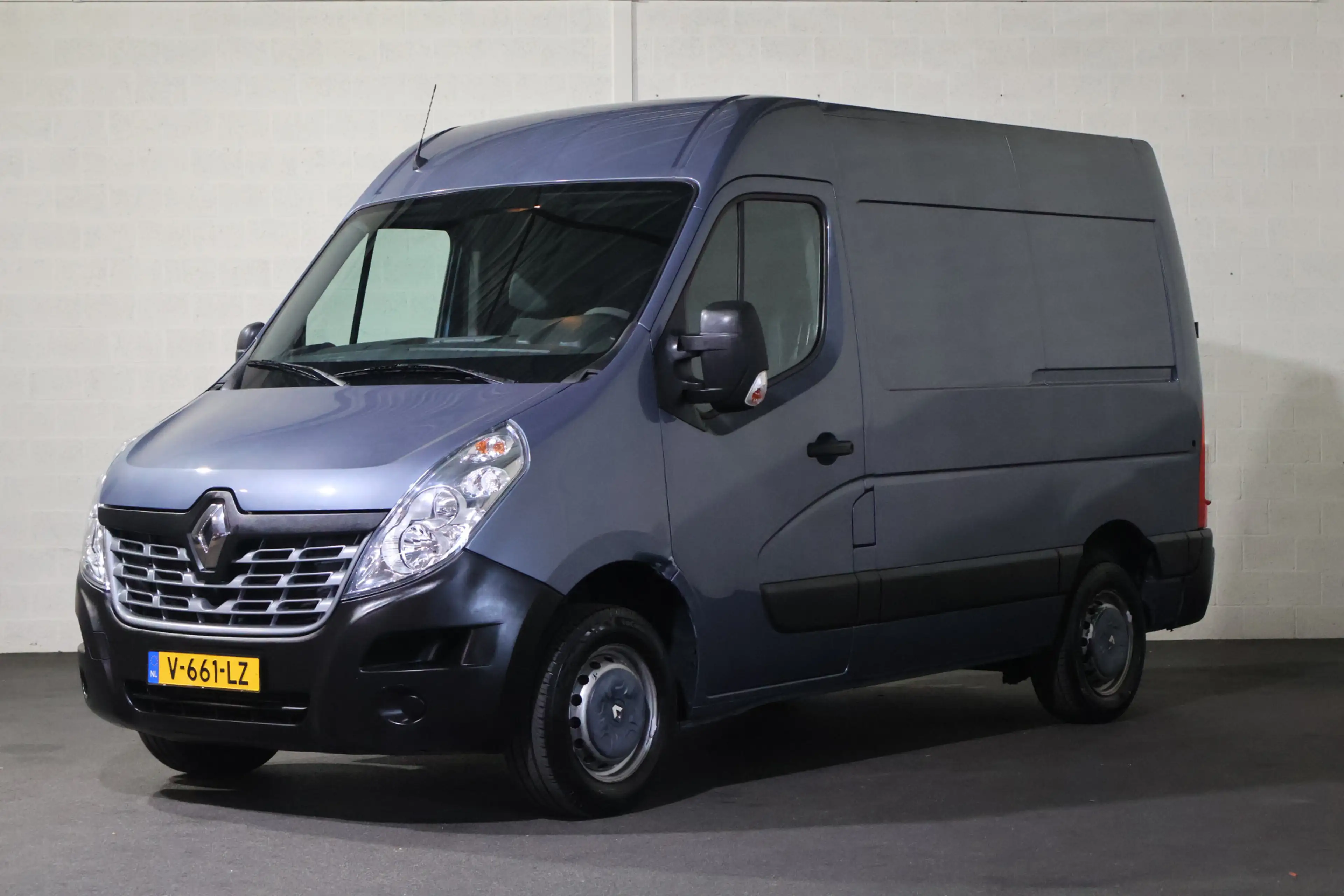 Renault Master 2.3 dCi L1 H2 — photo 4