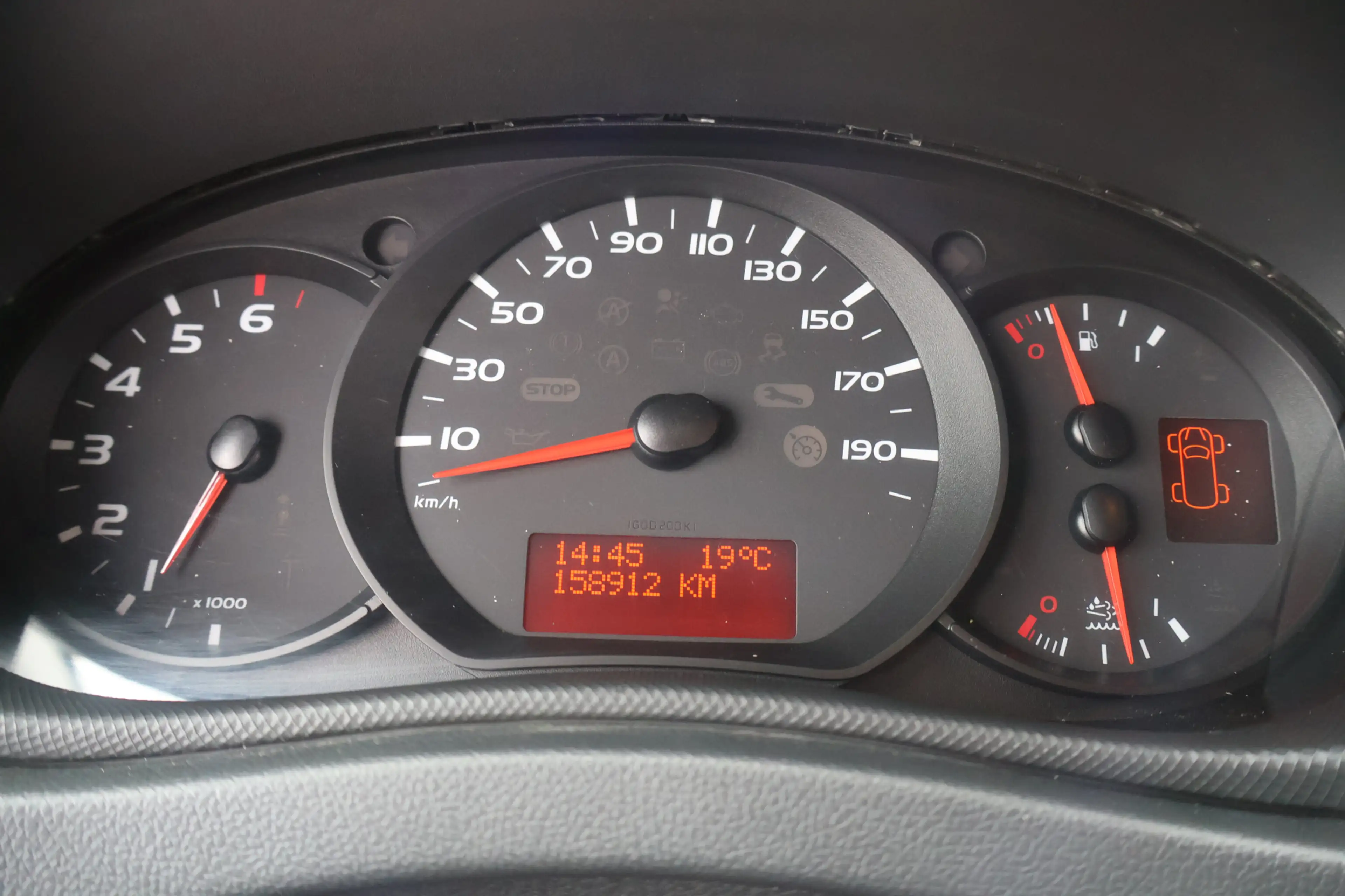 Renault Master 2.3 dCi L1 H2 — photo 17