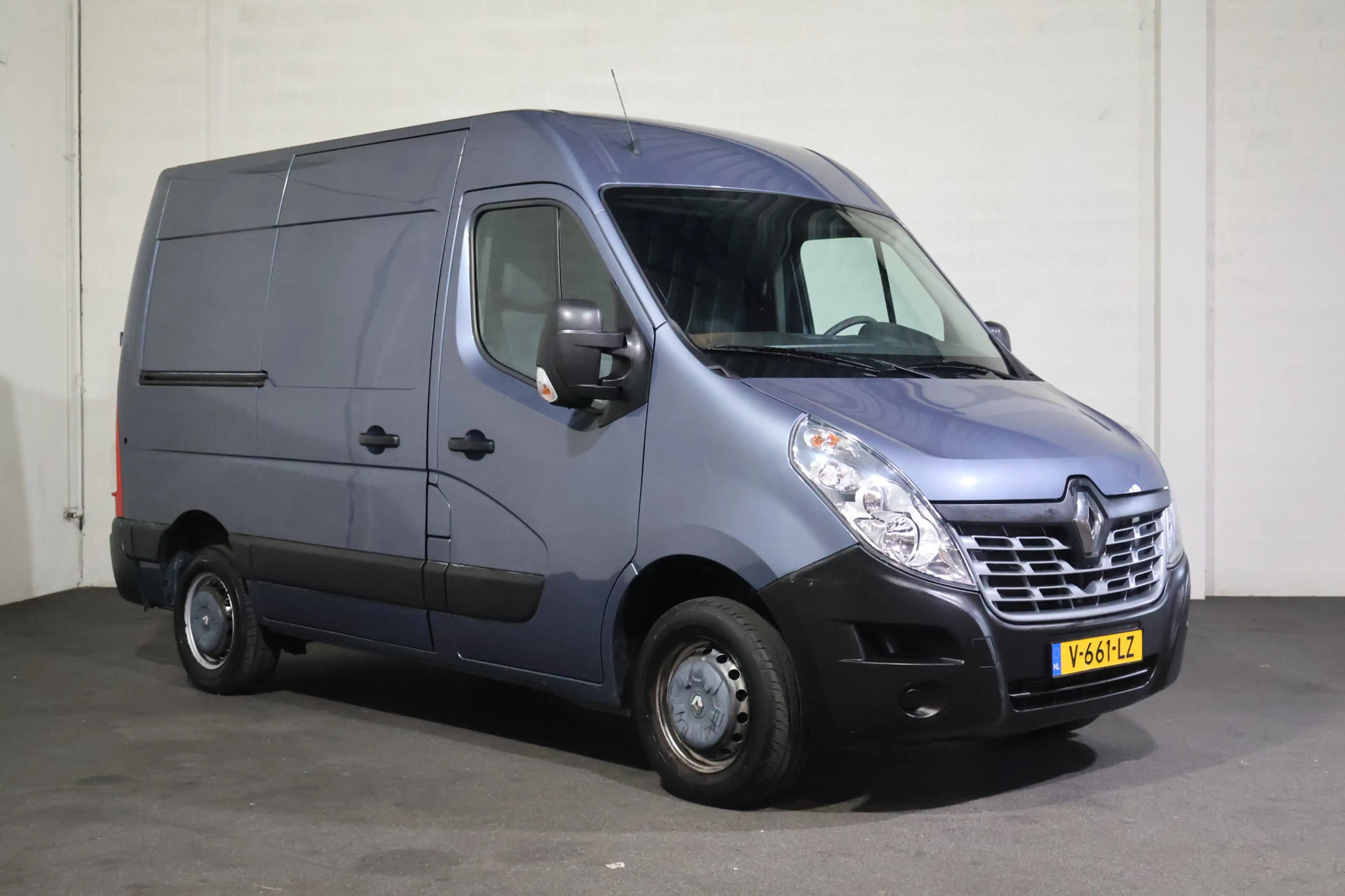 Renault Master 2.3 dCi L1 H2 — photo 6