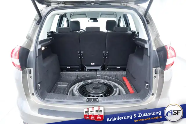 Ford C-Max view 11