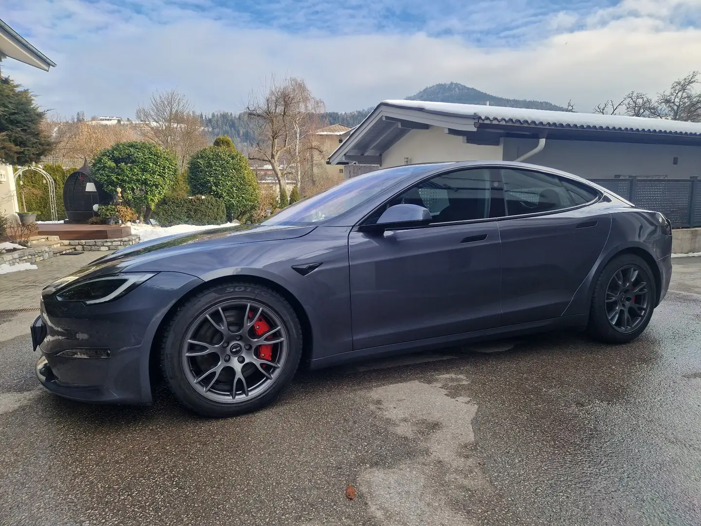 Tesla Model S Plaid - 1