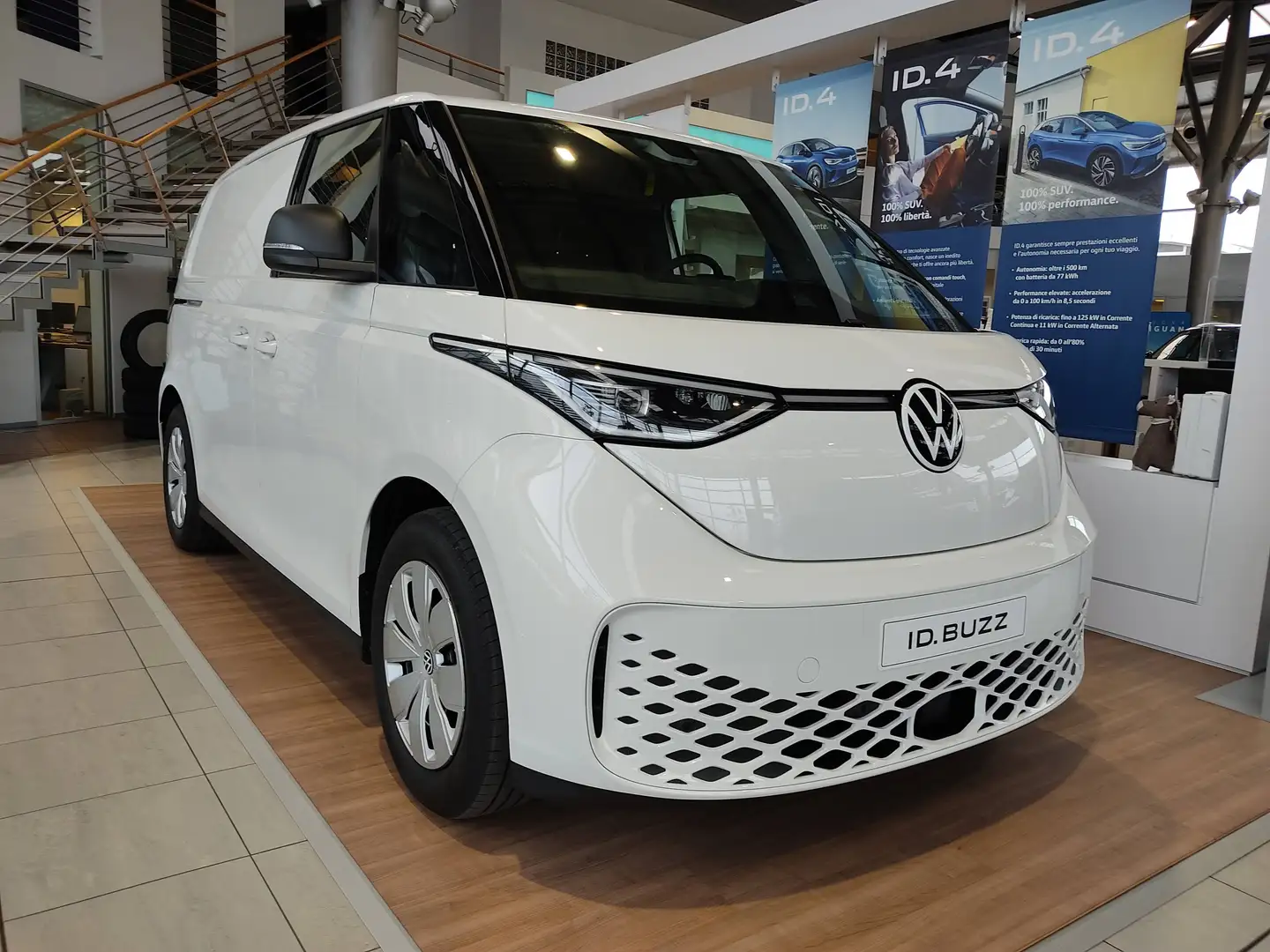 Volkswagen ID. Buzz Cargo 286 cv Autocarro Con rottamazione Statale P.iva Weiß - 1
