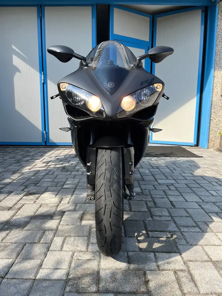 Yamaha YZF-R1