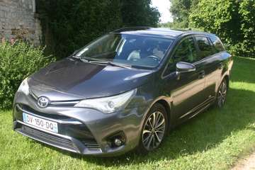 Avensis Touring Sports 112 D-4D Dynamic