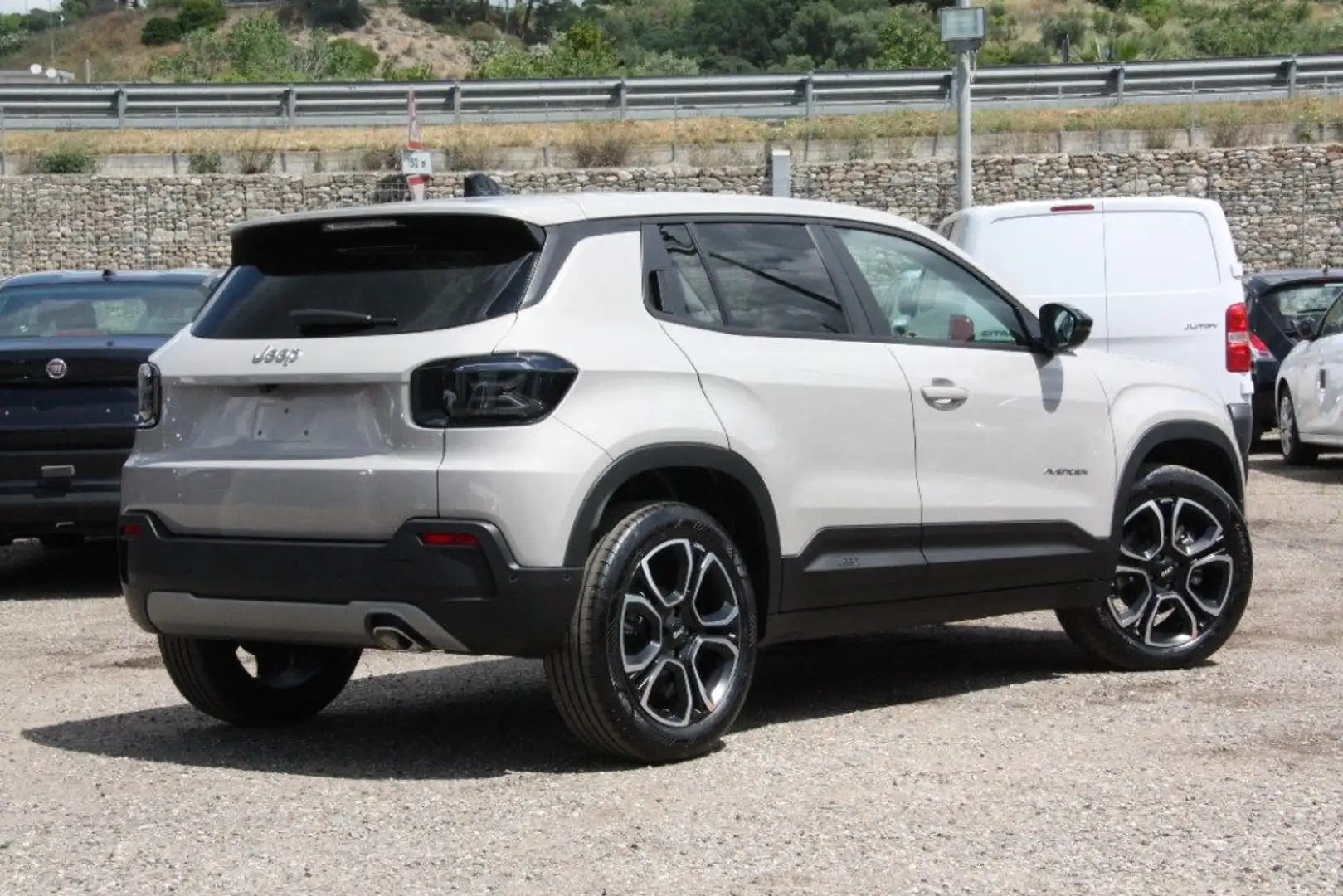 Jeep Avenger 1.2 Turbo 100 CV Summit MANUALE NUOVO Nero - 2