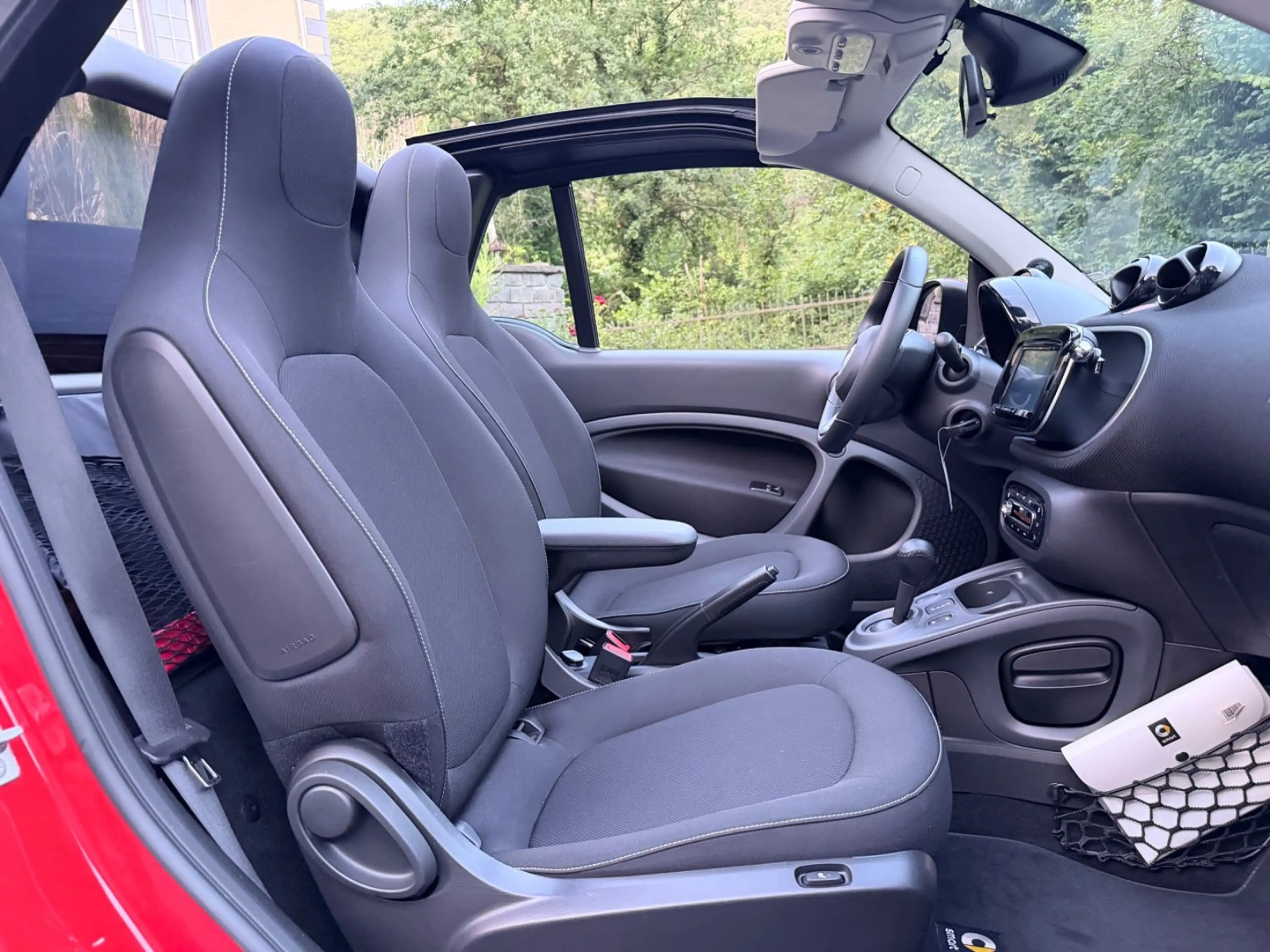 smart forTwo fortwo cabrio Mattgrau AHK Alpine Navi LED — photo 15