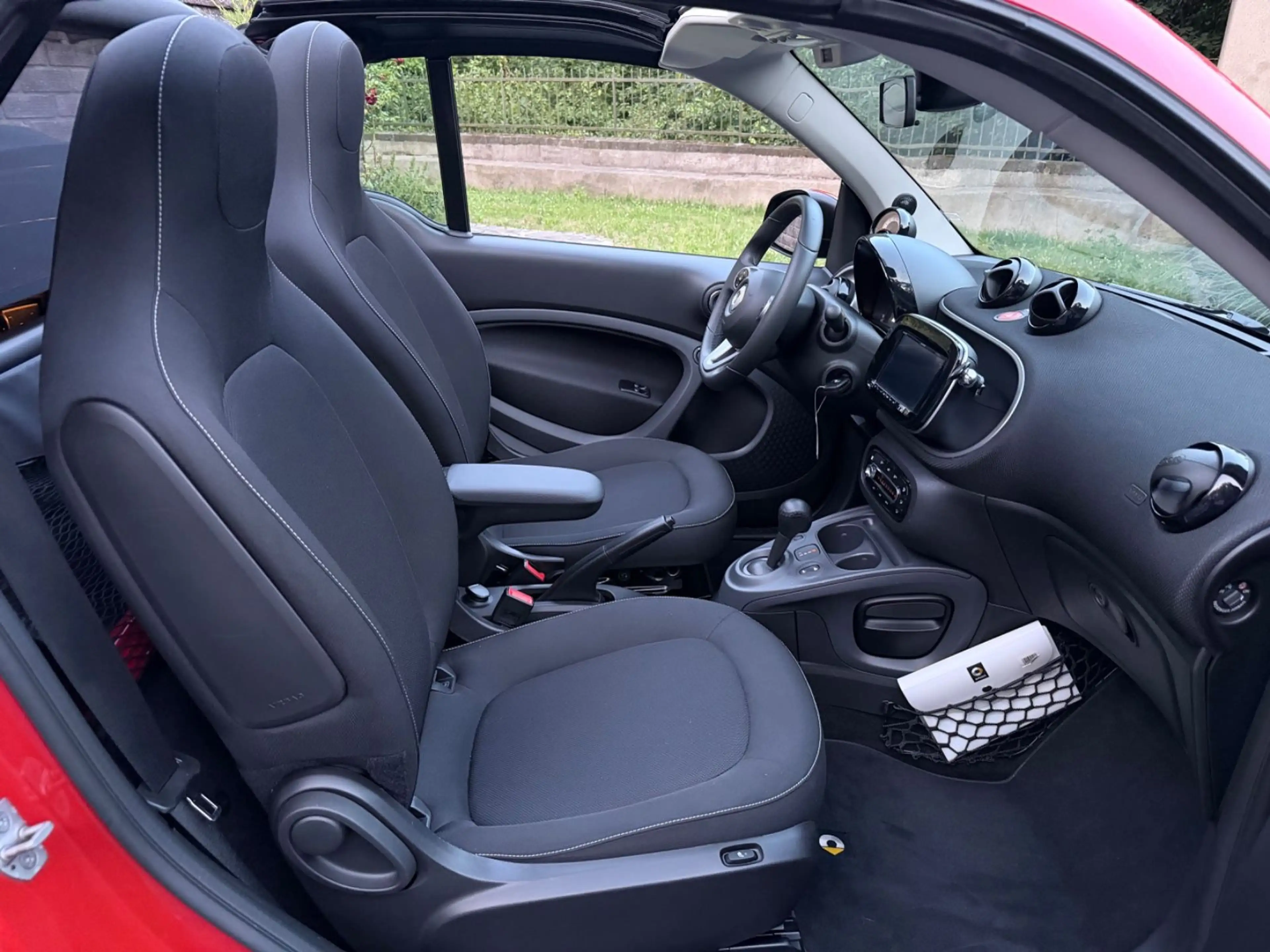 smart forTwo fortwo cabrio Mattgrau AHK Alpine Navi LED — photo 19